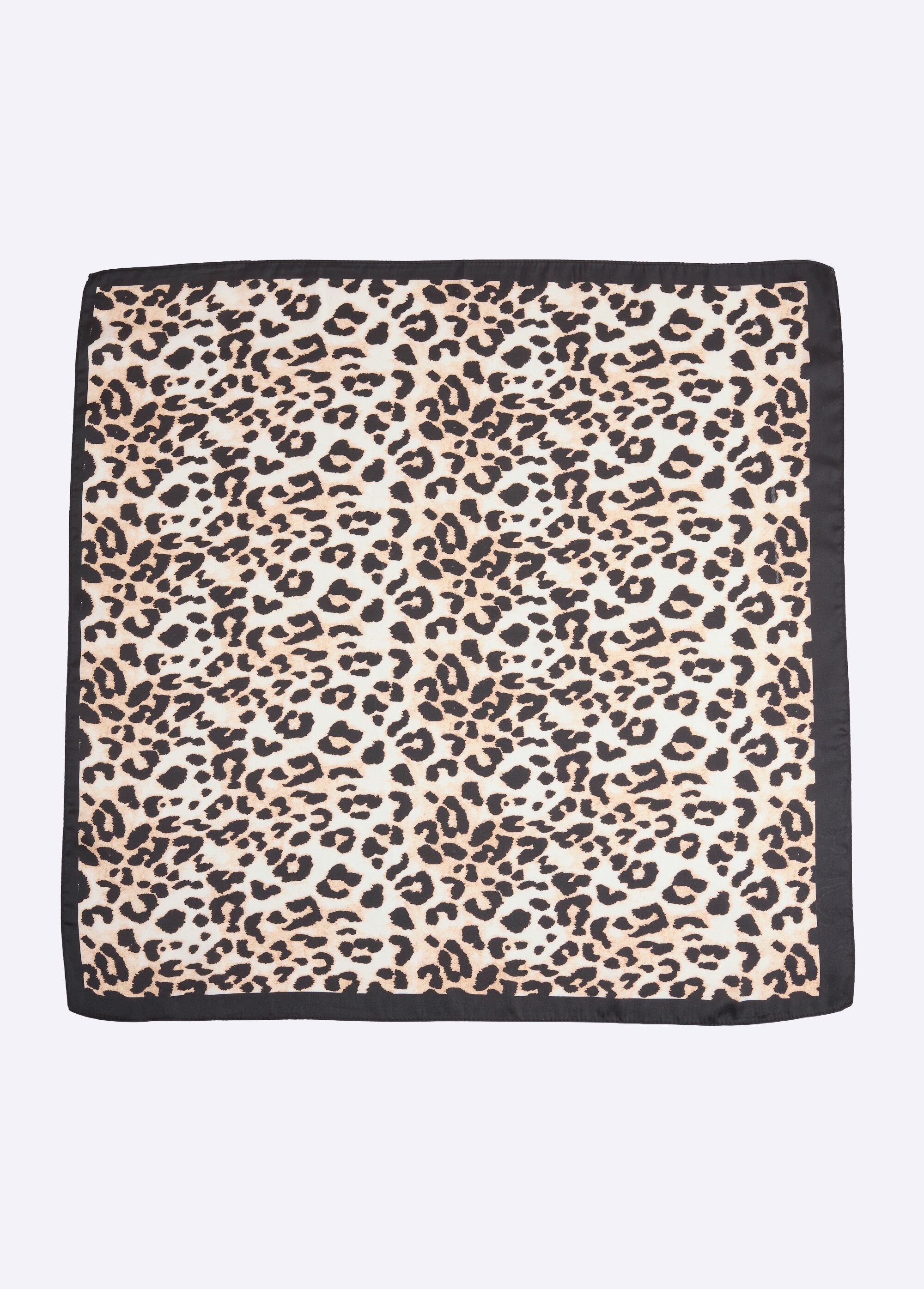 Square_satin_scarf,_leopard_print_Leopard_DE1_slim