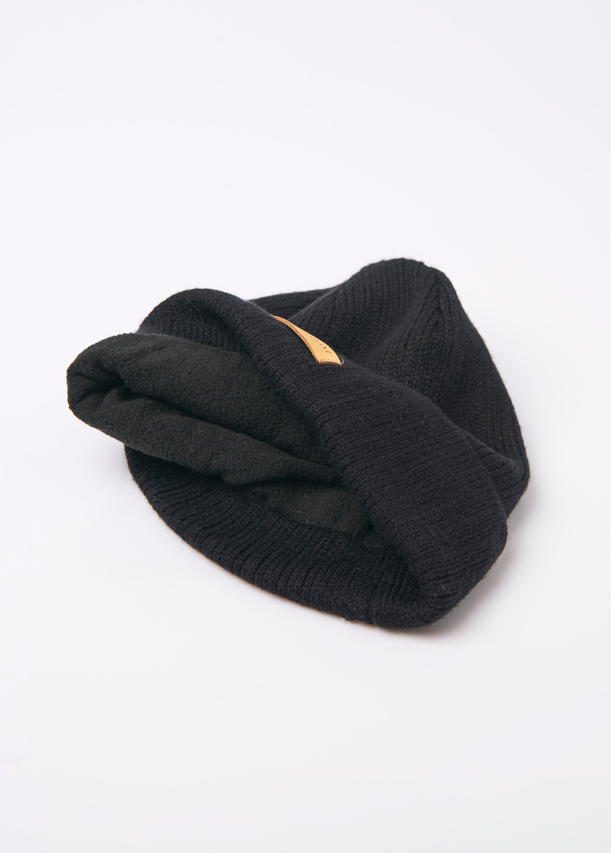 Warm_fleece-lined_knitted_hat_Black_DE1_slim