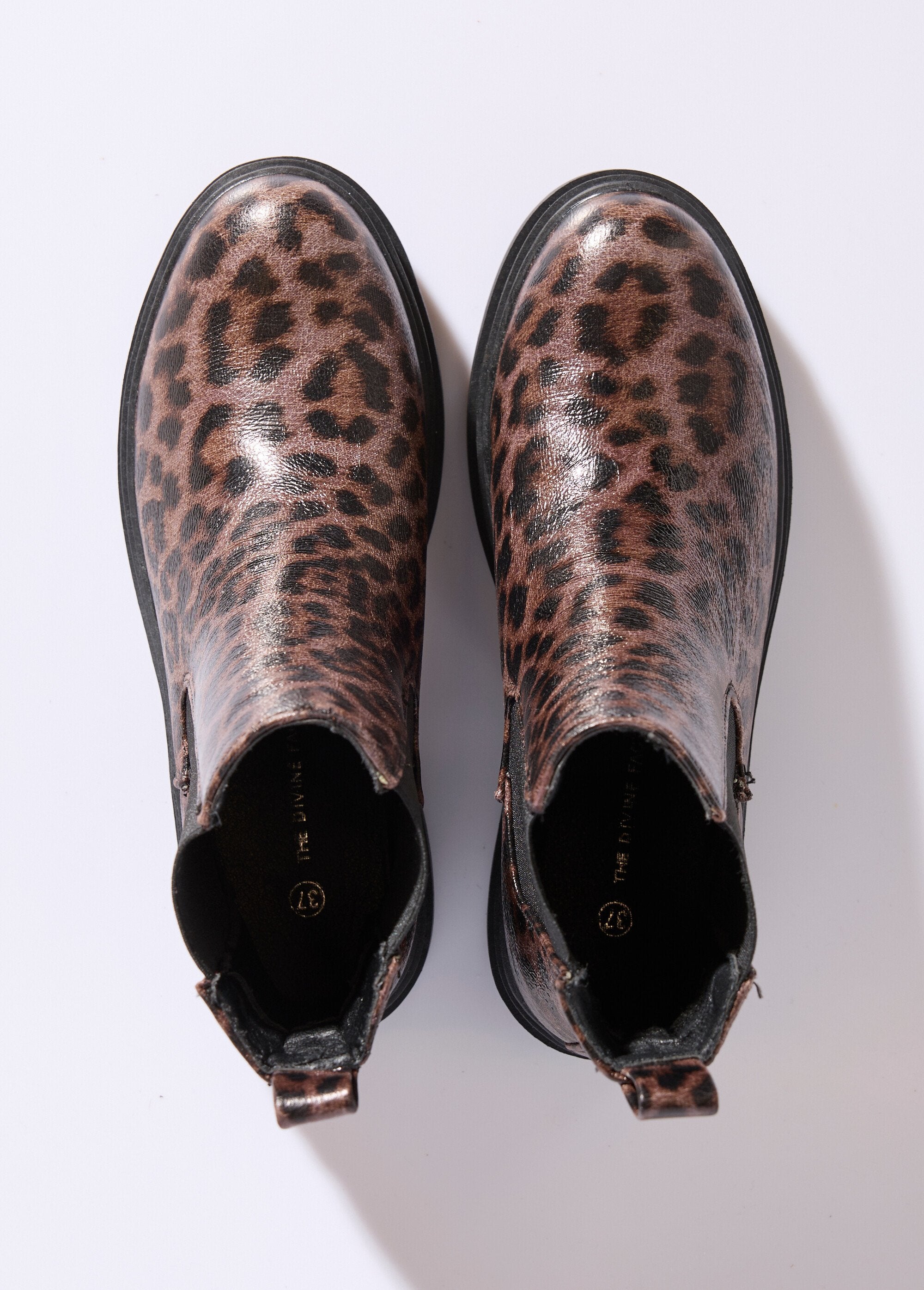 Leopard_print_wedge_Chelsea_boots_Leopard_OV1_slim