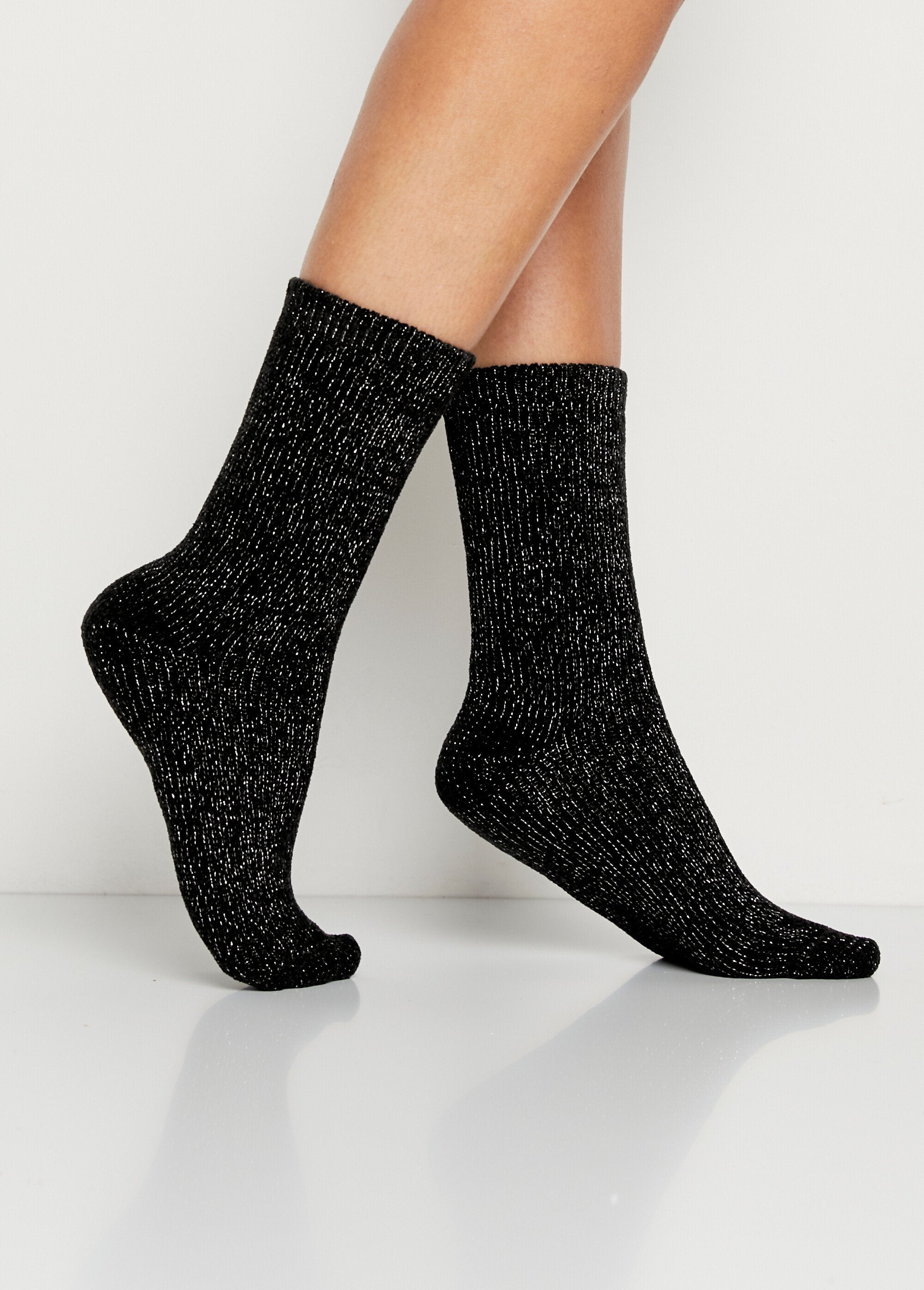 Chenille_knit_matching_socks_Assorted_black_lot_2_DR1_slim