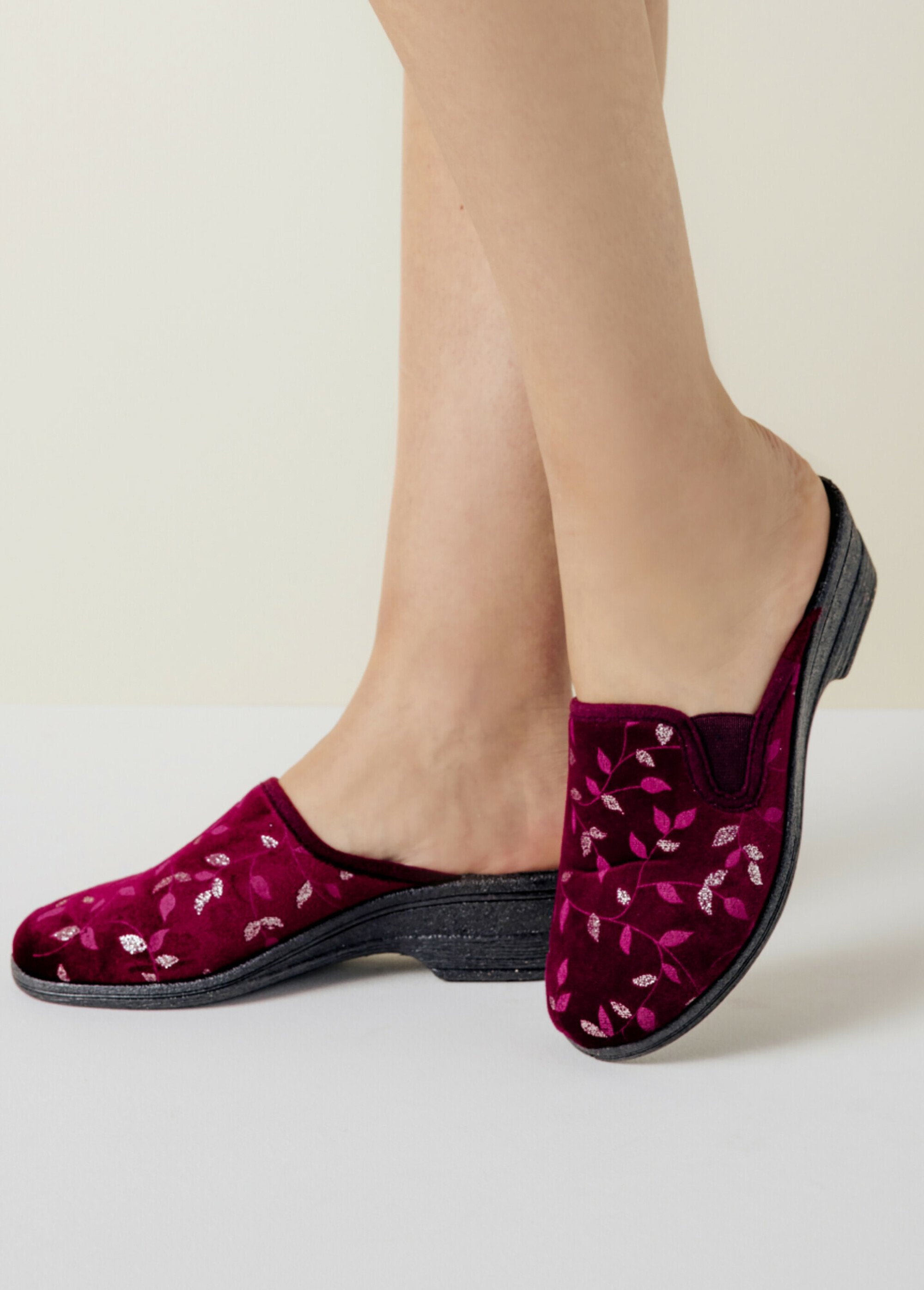 Comfort_width_wedge_mule_slippers_Bordeaux_SF1_slim