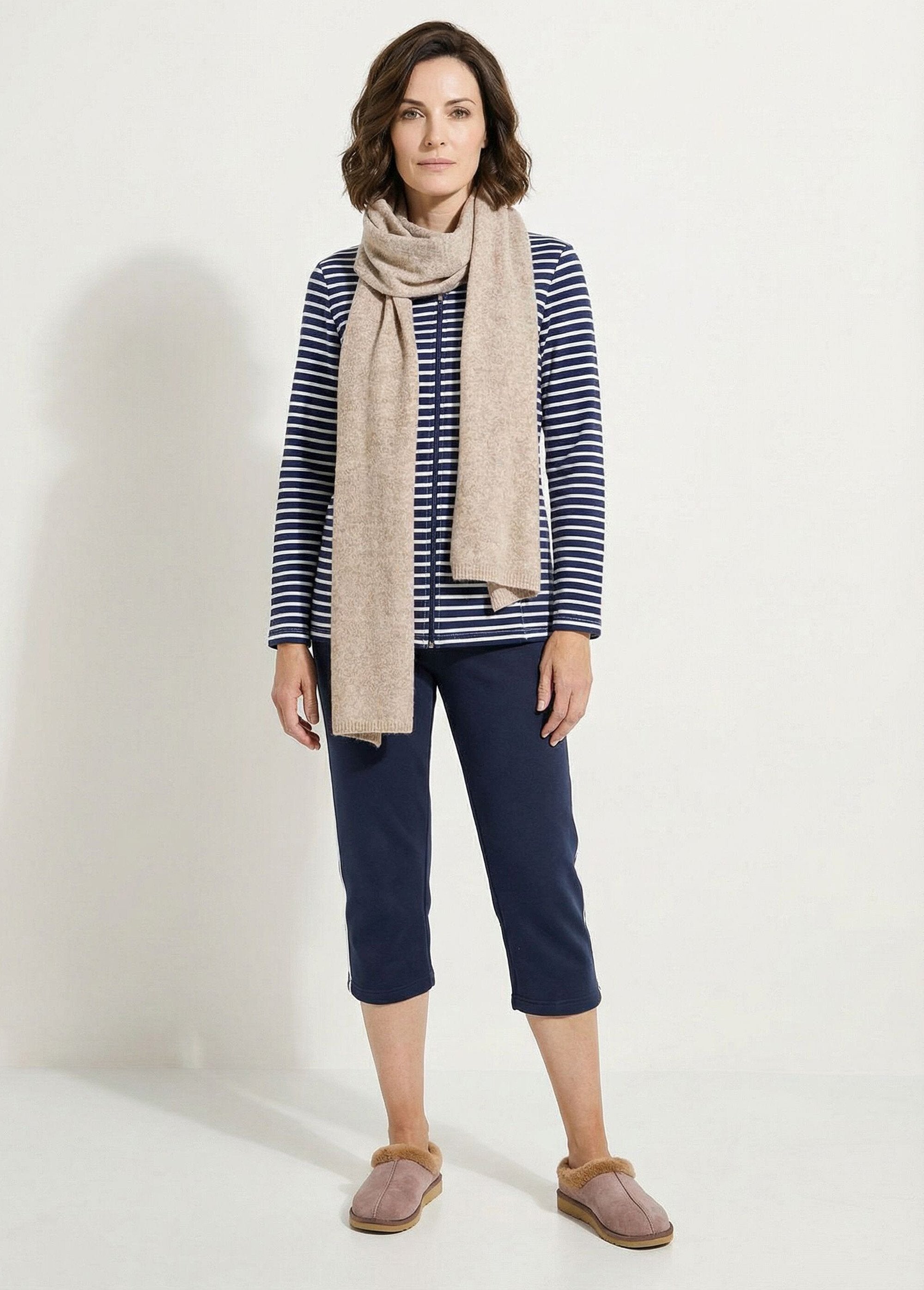 Warm_knitted_scarf_with_wool_Beige_china_SF1_slim