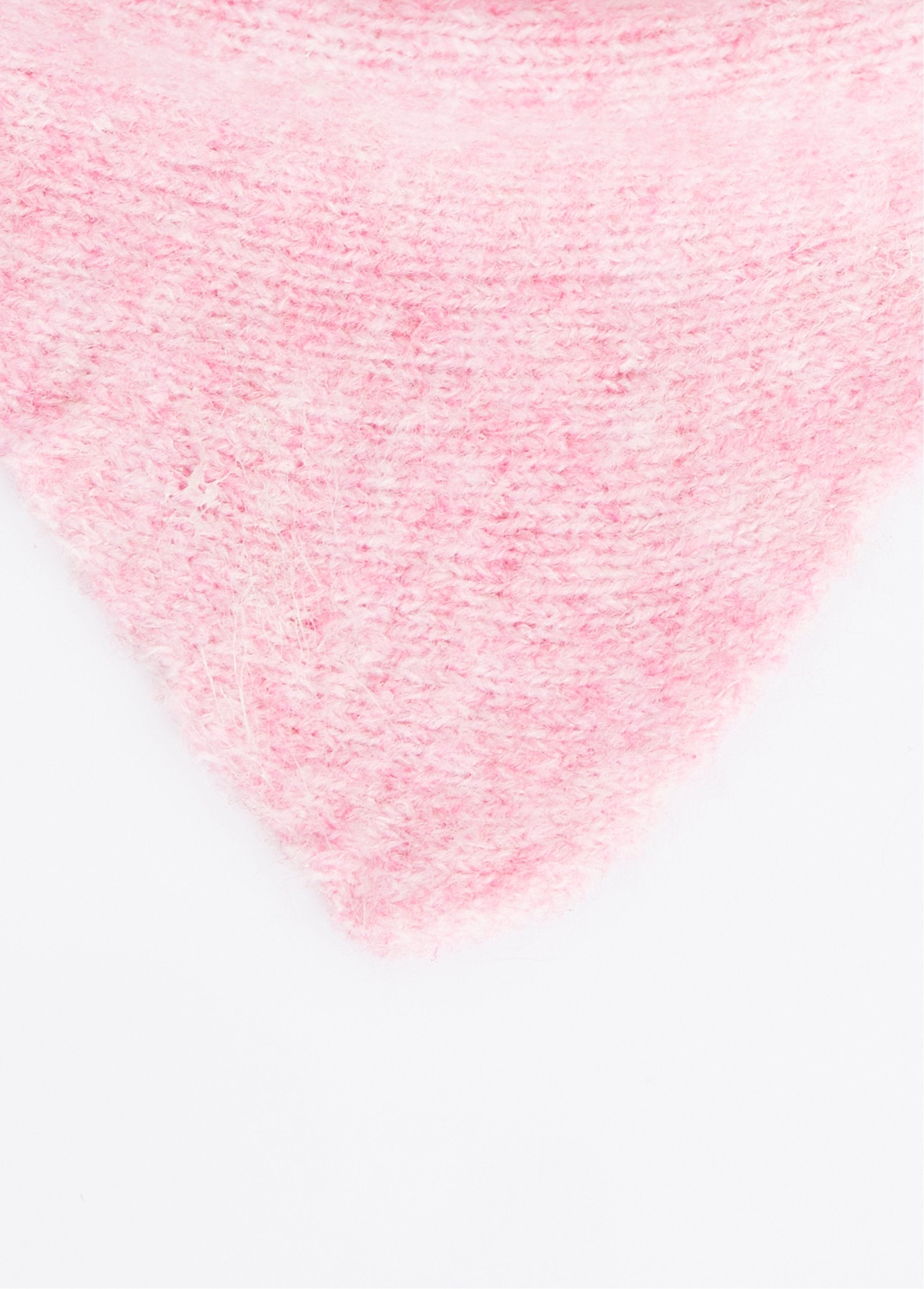 Plain_triangle_scarf,_with_wool_Pink_DE1_slim