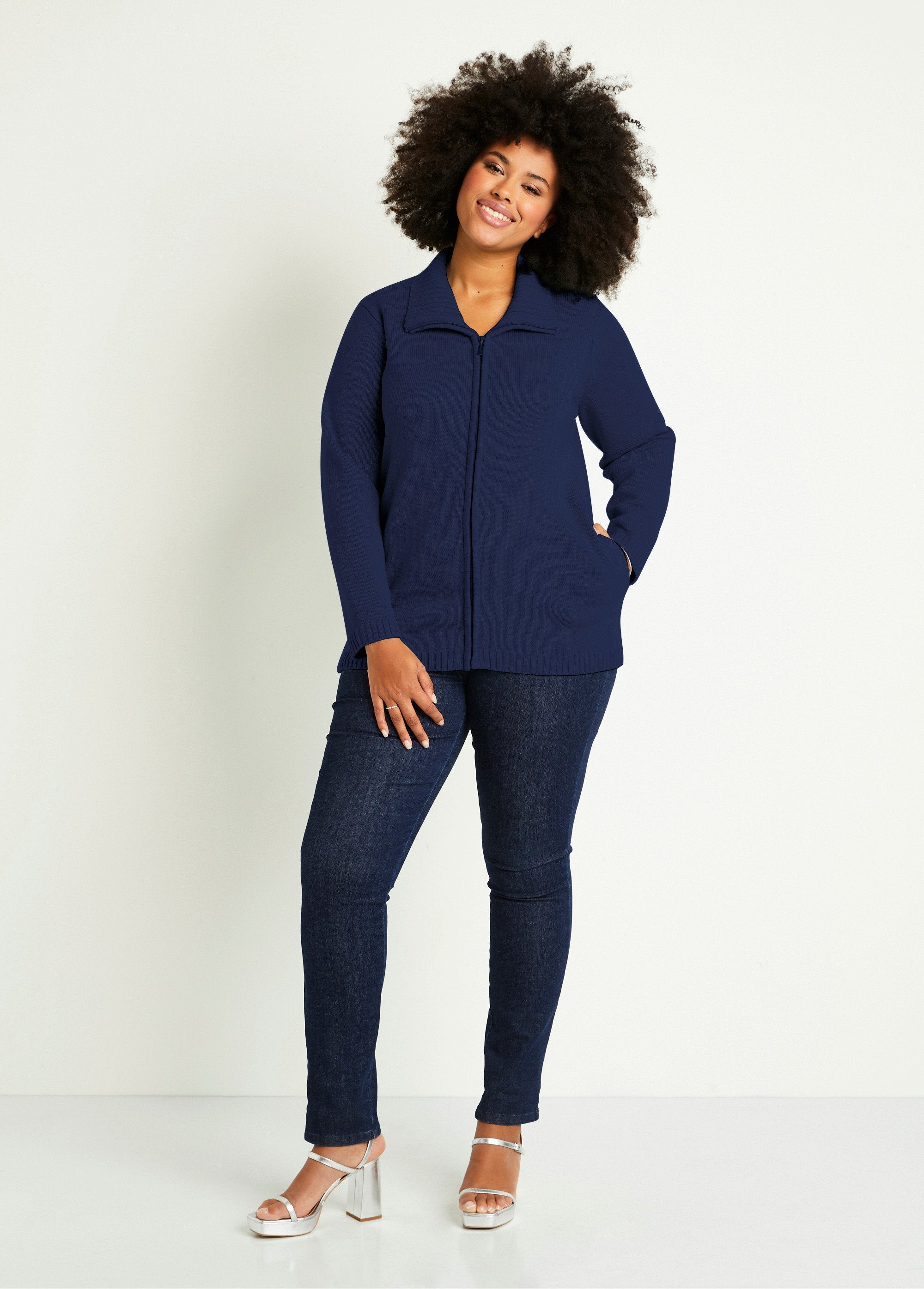 Long_plain_zipped_vest_with_high_collar_Marine_SF1_curvy