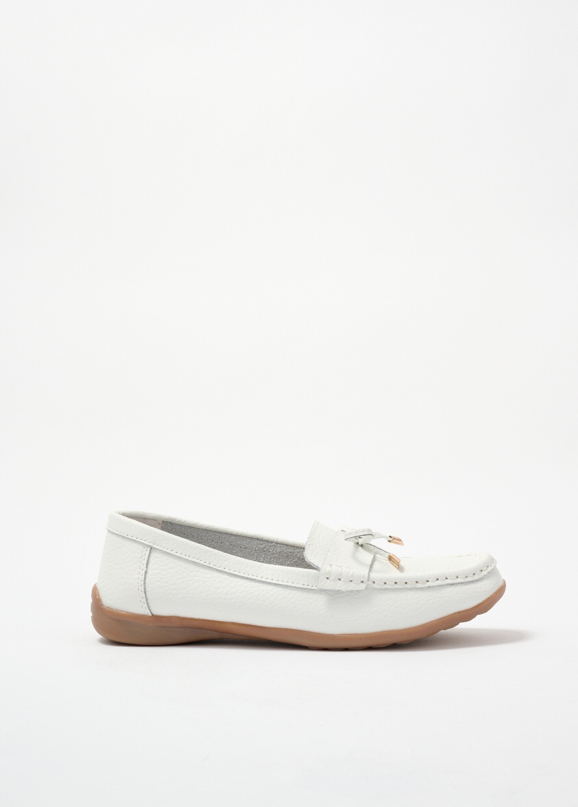 Comfortable_flat_leather_loafers_White_DR1_slim