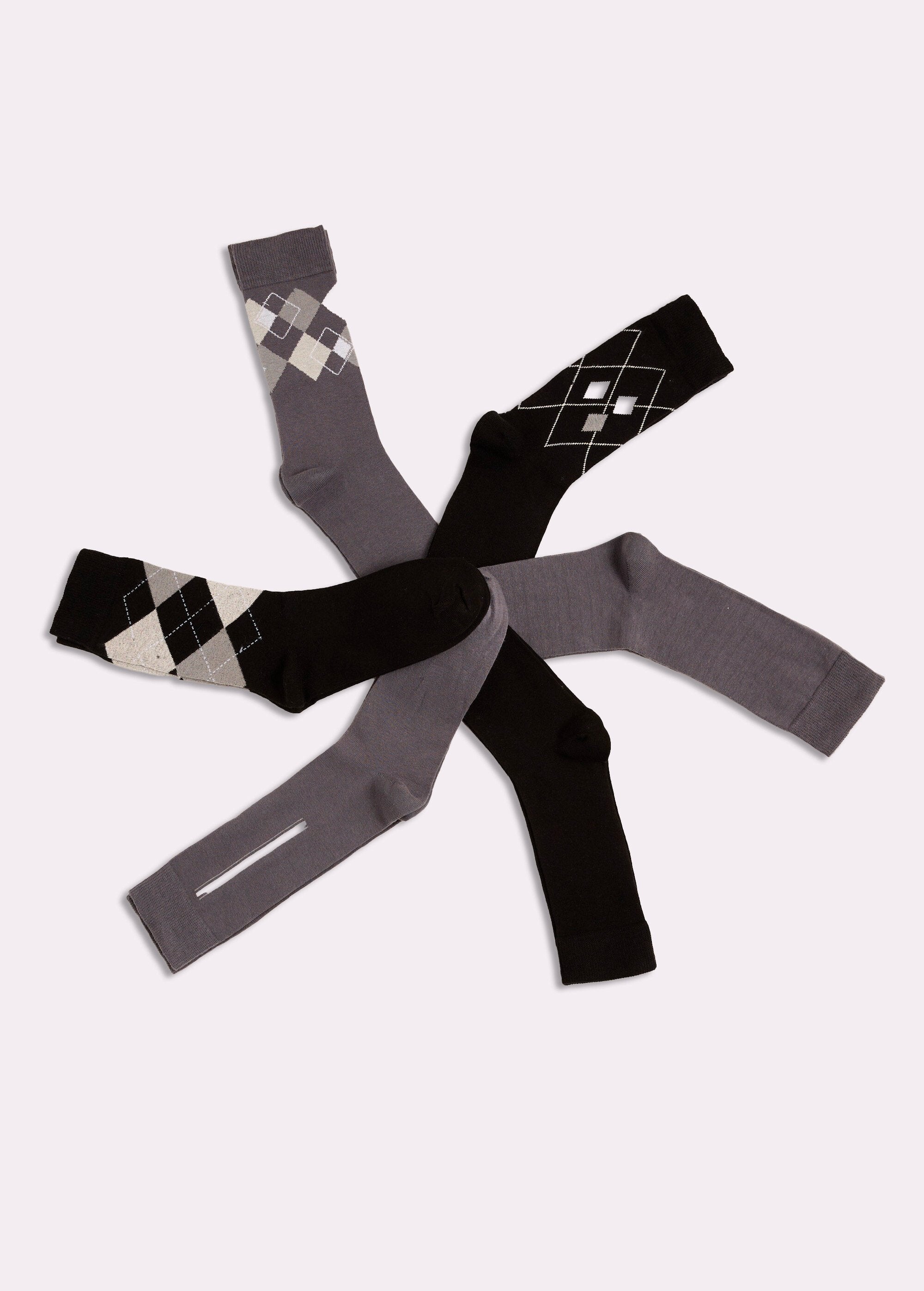 Pack_of_6_diamond_socks_Black_matching_FA1_slim