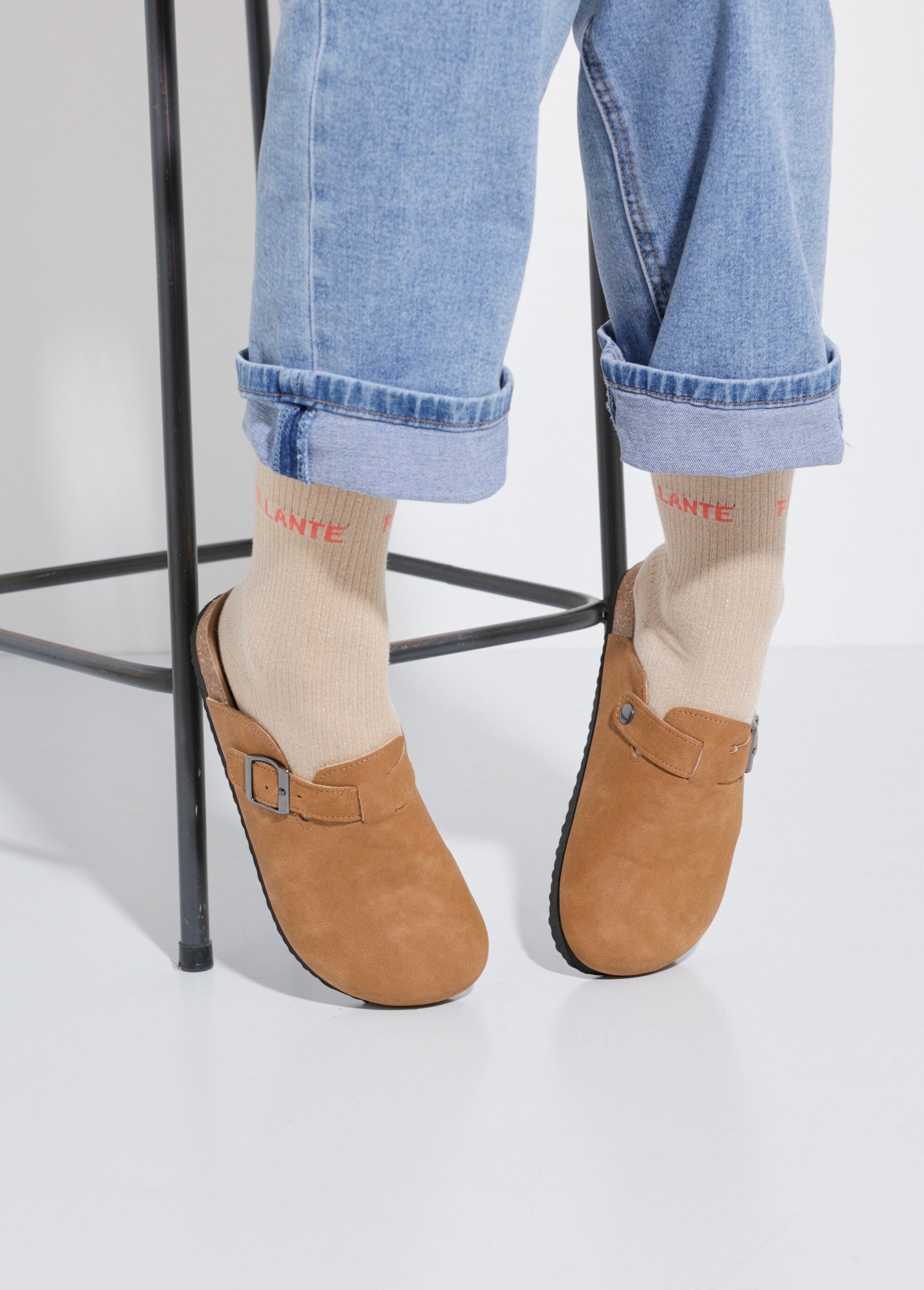 Buckle_mules_with_anatomical_sole_camel_SF1_slim