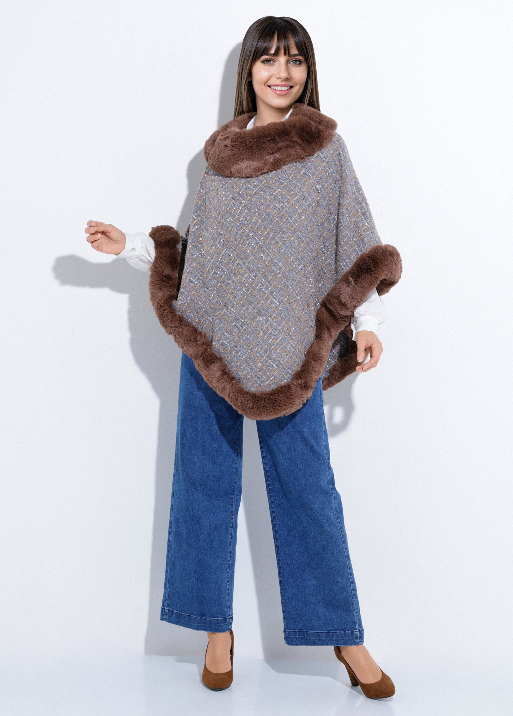 Poncho_cape_à_carreaux_détails_fourrure_Marron_et_bleu_SF1_slim