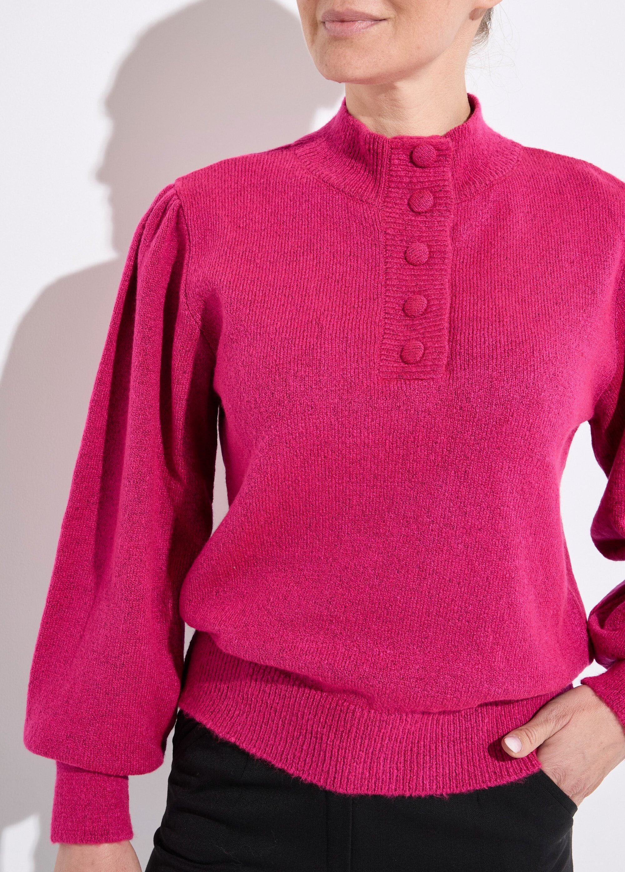 Warm_buttoned_high_neck_sweater_Fuchsia_DE1_slim