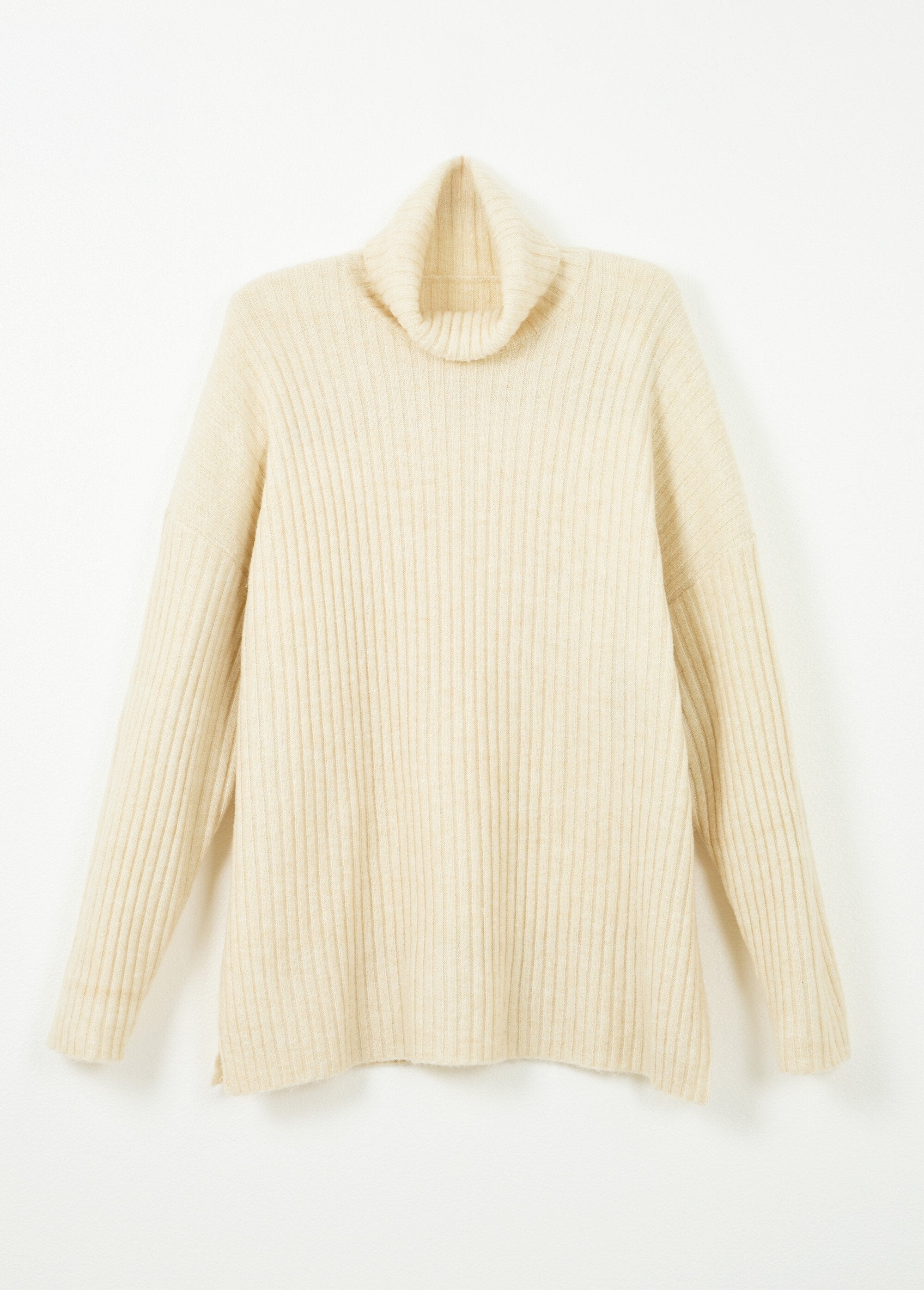 Turtleneck_sweater_with_long,_dropped_sleeves_Plain_ecru_AP1_slim