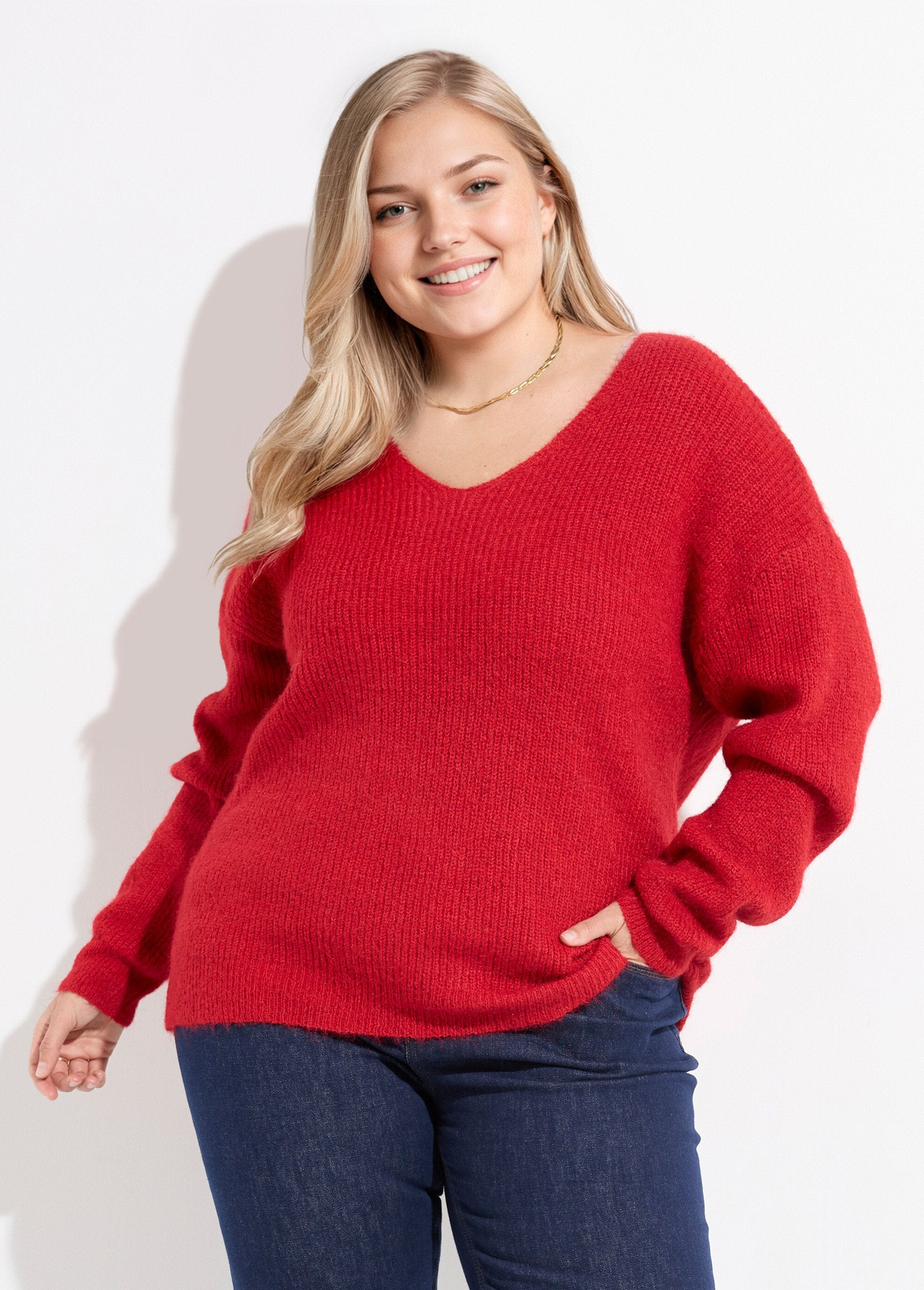 Warm_V-neck_sweater_in_fluffy_wool_knit_Red_FA1_curvy