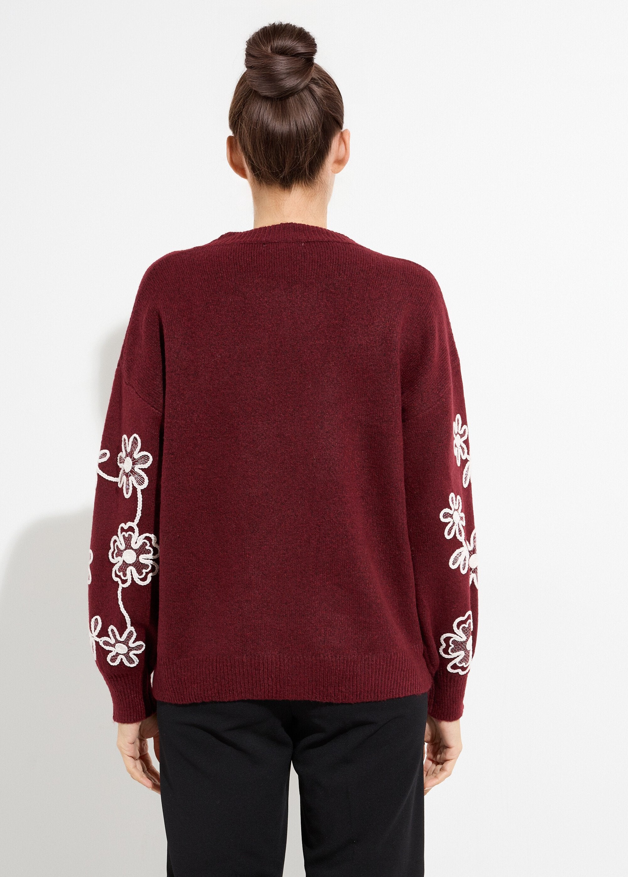 High-top_sweater_with_embroidered_flower_application_Bordeaux_DO1_slim