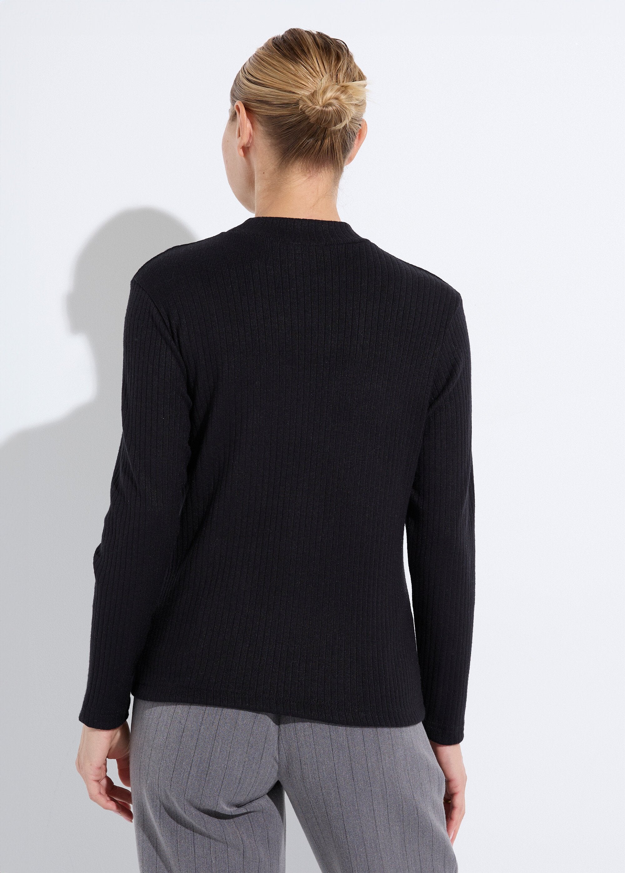 Ribbed_knit_long-sleeved_high-neck_T-shirt_Black_DO1_slim
