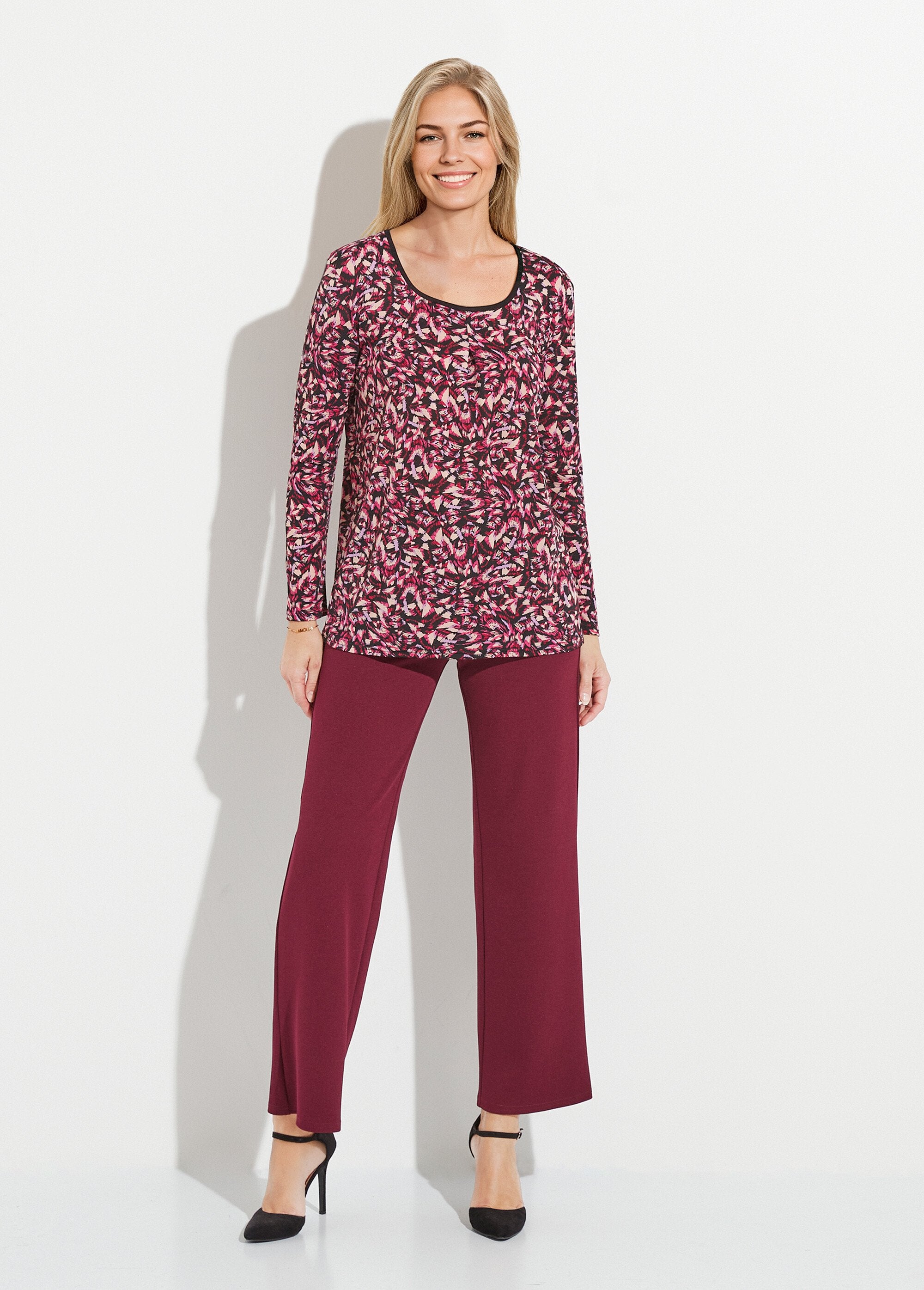 Long,_loose-fitting_graphic_print_t-shirt_Pink_and_beige_SF1_slim