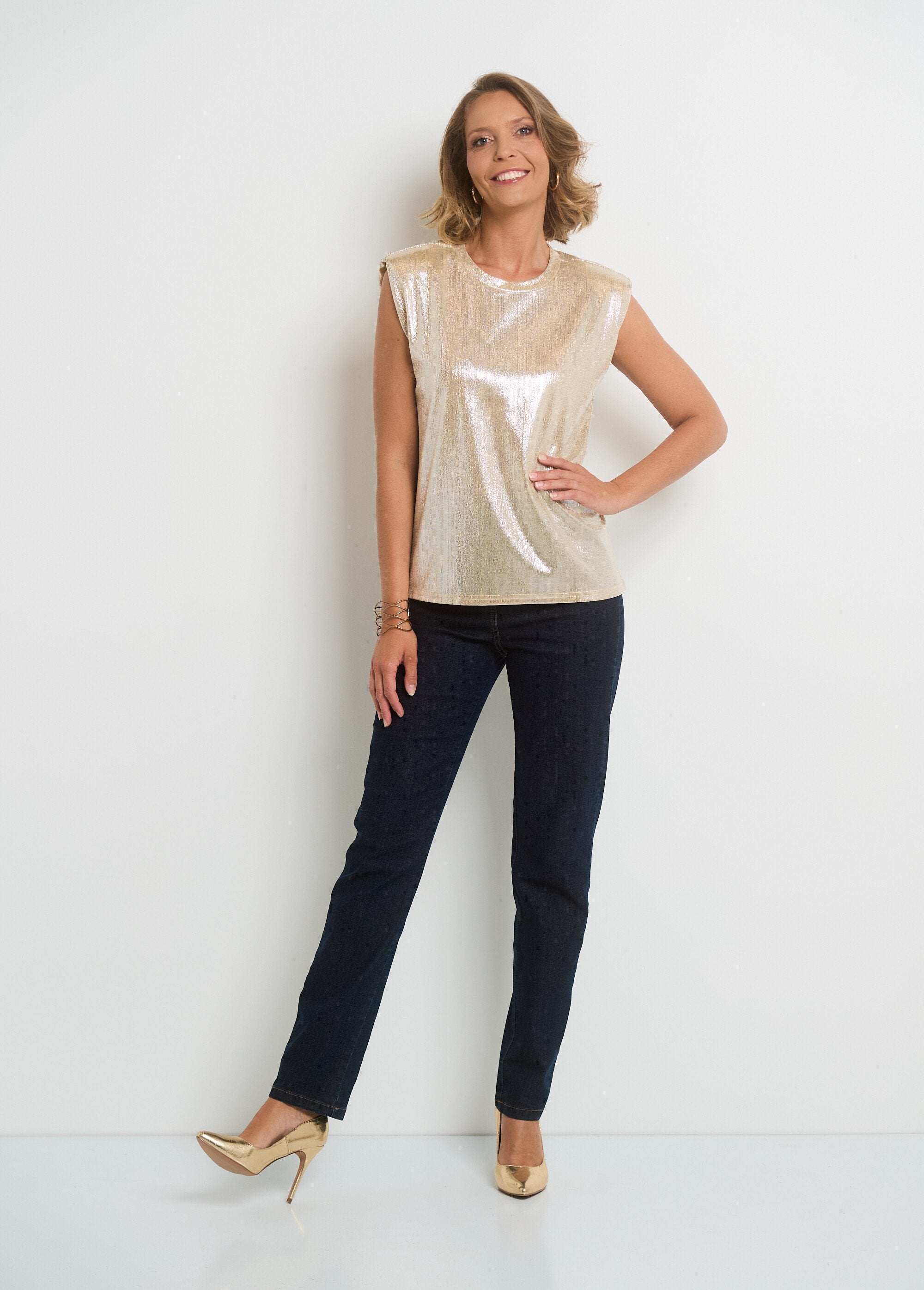 Metallic_sleeveless_round_neck_t-shirt_Gold_SF1_slim