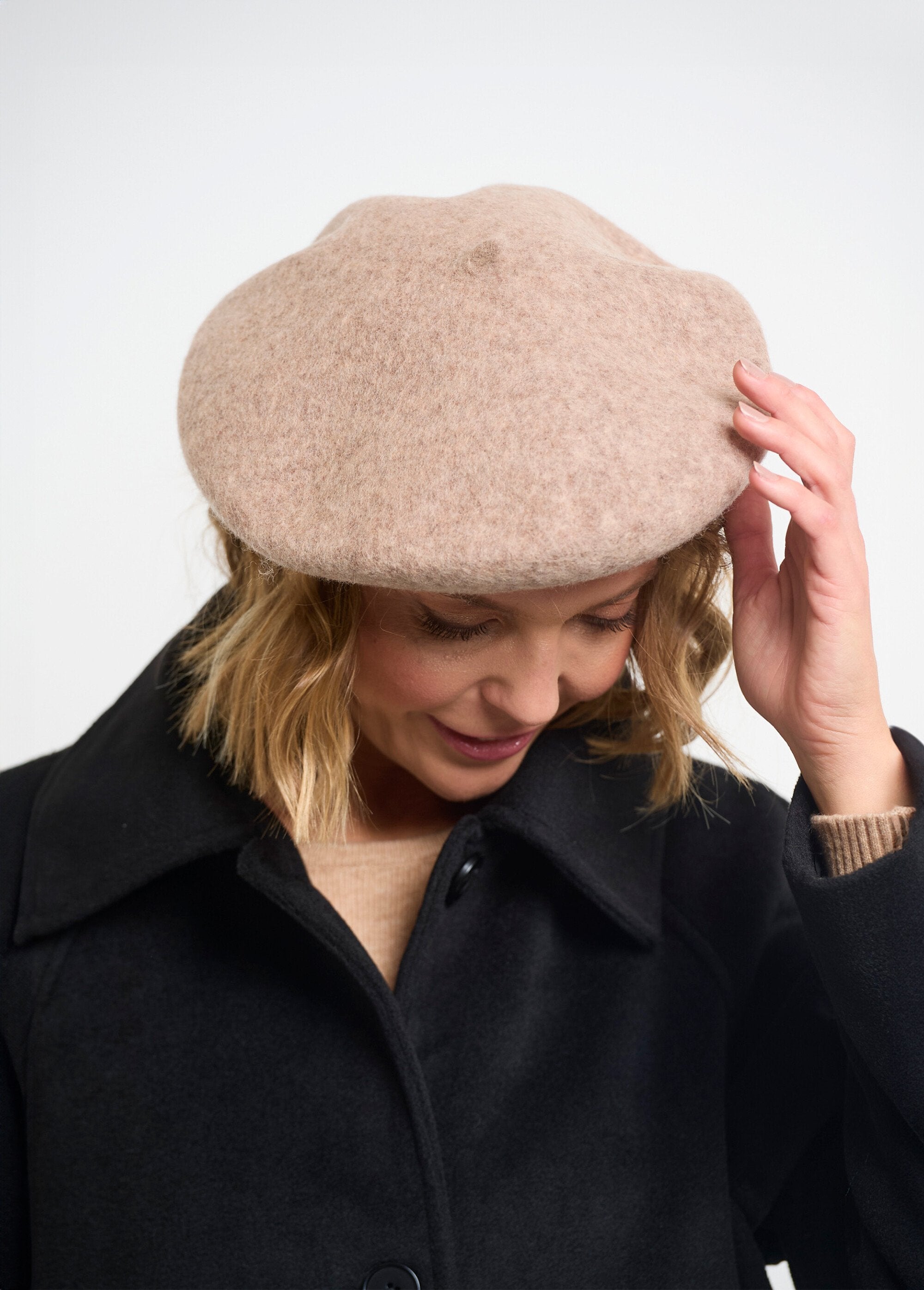 Warm_boiled_wool_beret_Mole_DE1_slim