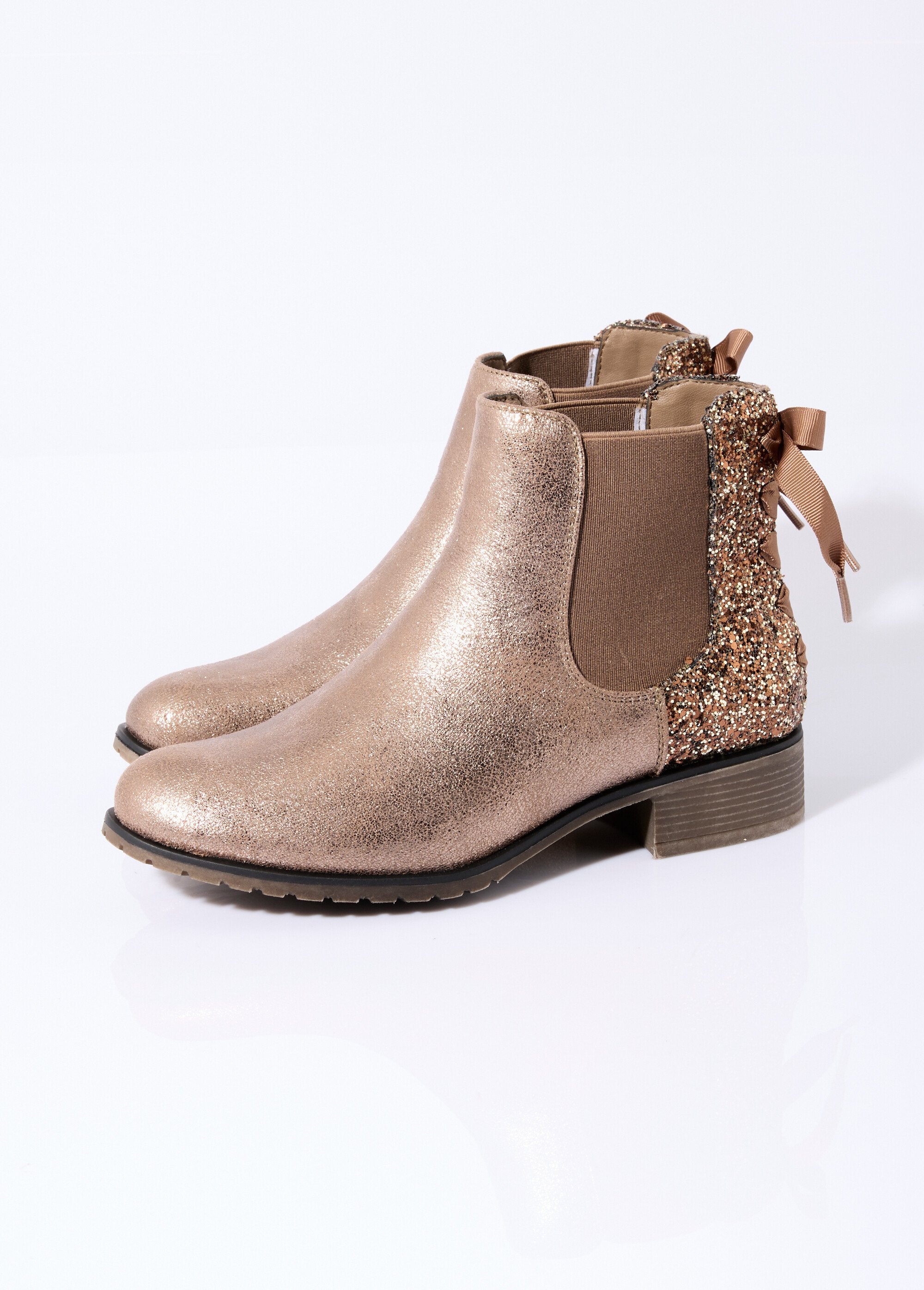 Chelsea_boots_with_fancy_heels_and_bow_Mole_DE1_slim