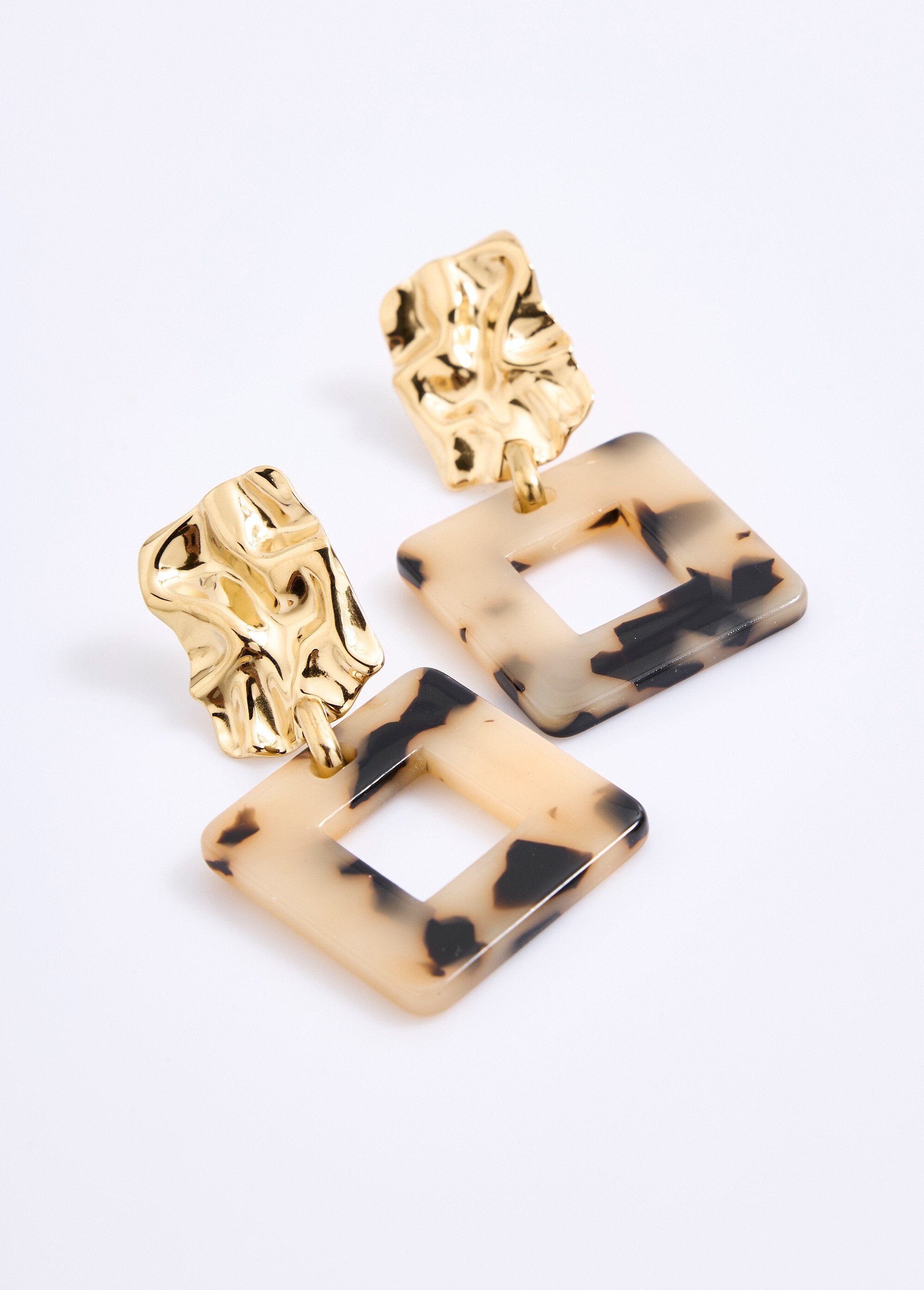 Boucles_d'oreilles_pendentif_carré_ajouré_Dore_et_ecaille_FA1_slim