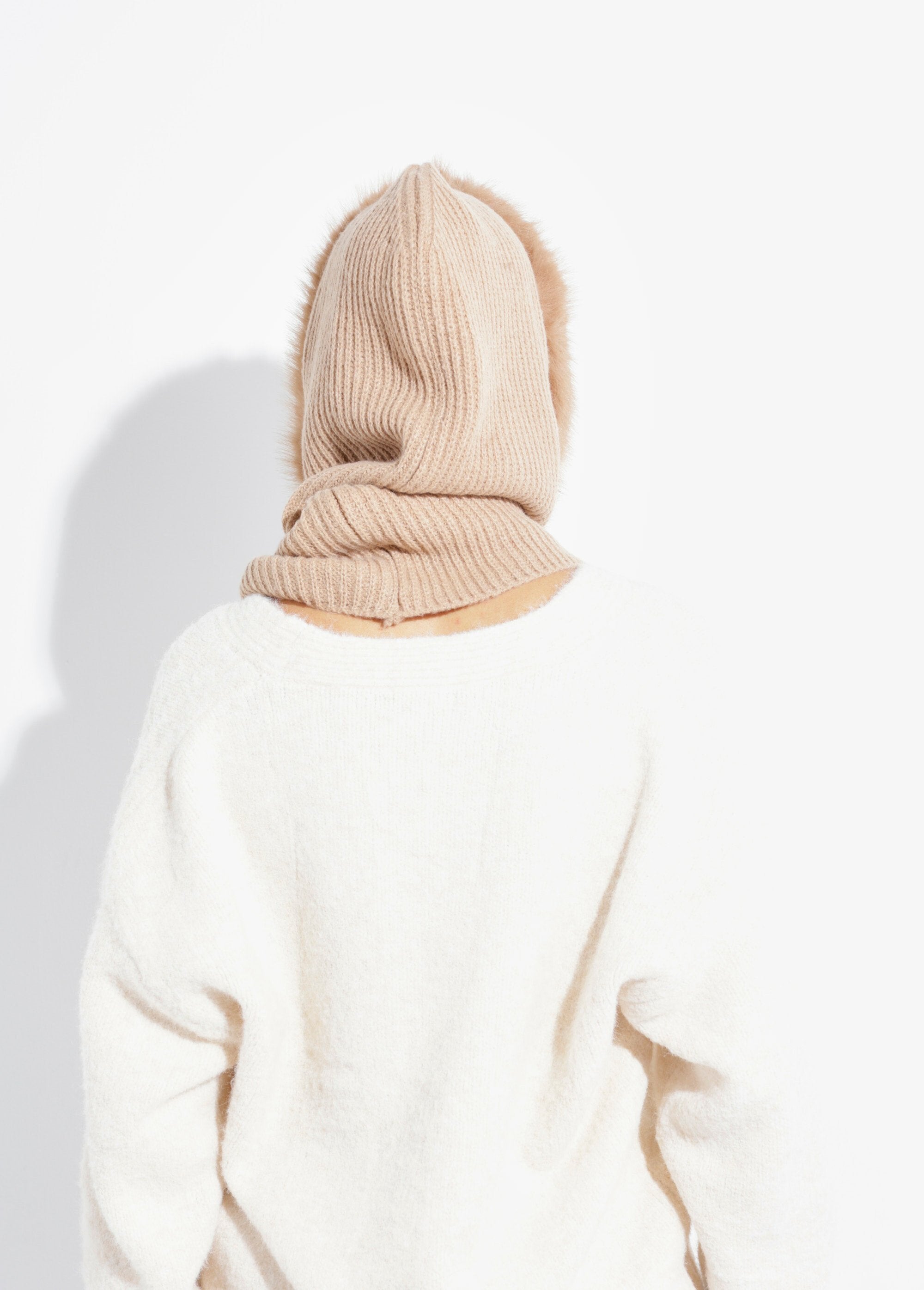 Mesh_balaclava_with_fur_trim_Beige_DO1_slim