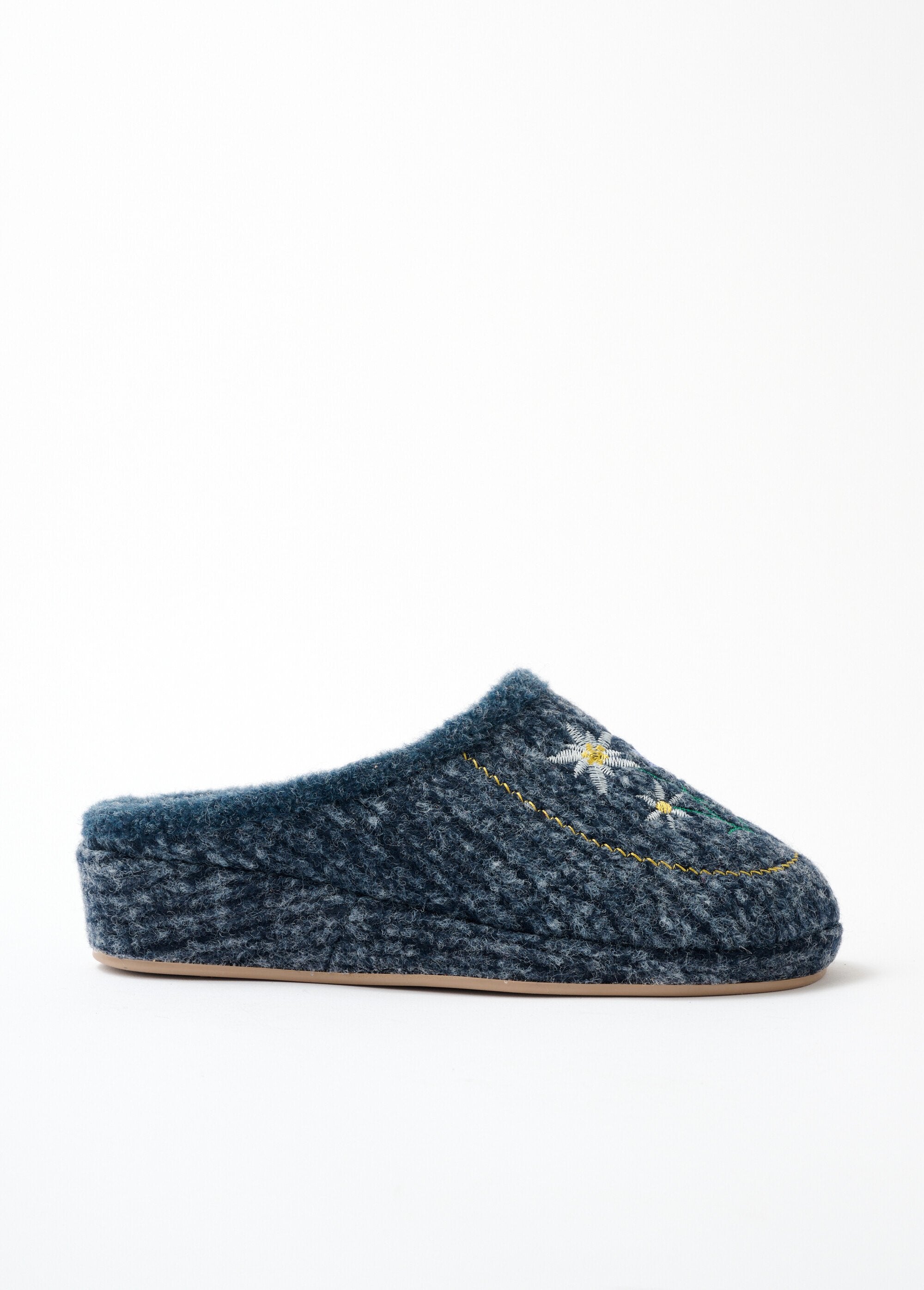 Comfort_width_embroidered_mule_slippers_Marine_DR1_slim