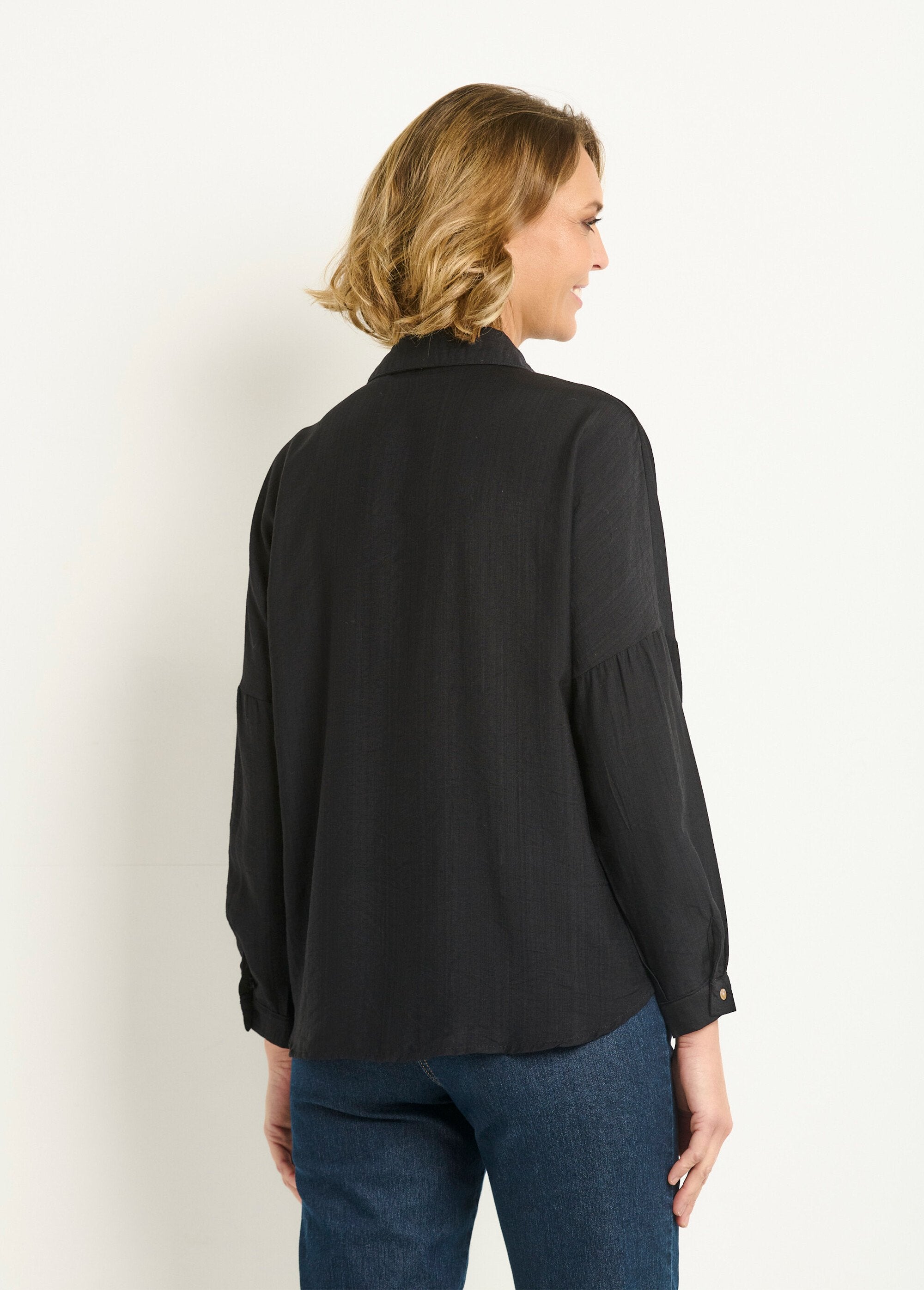 Blouse_with_pearl_and_sequin_embroidery_Black_DO1_slim