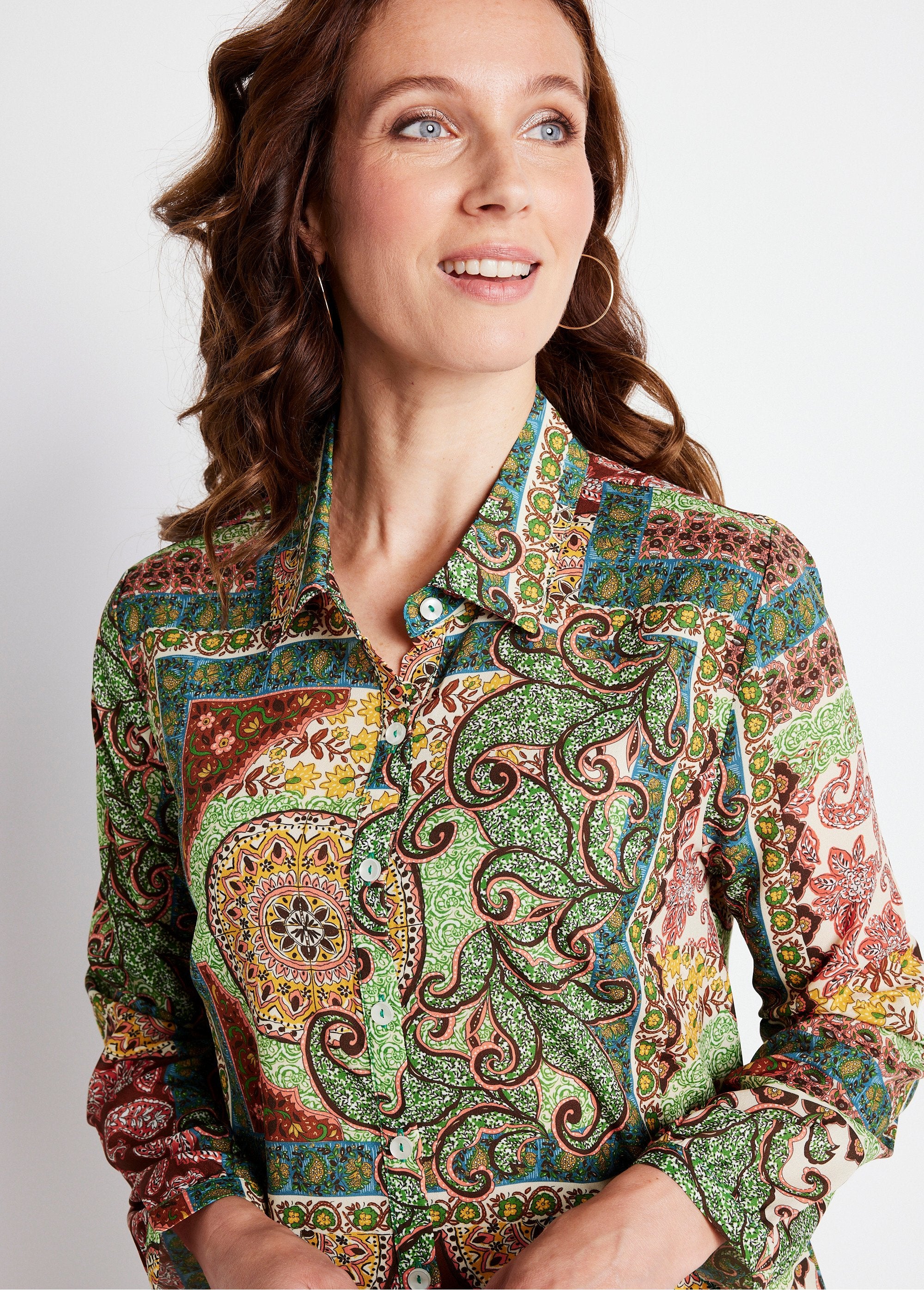 Printed_long-sleeved_blouse_Camel_print_DE1_slim