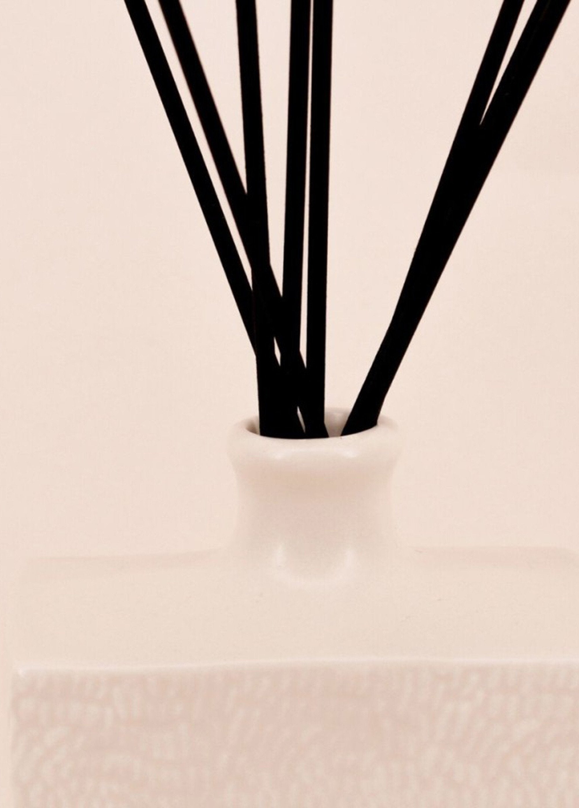 350ml_ceramic_fragrance_diffuser_White_DE1_slim