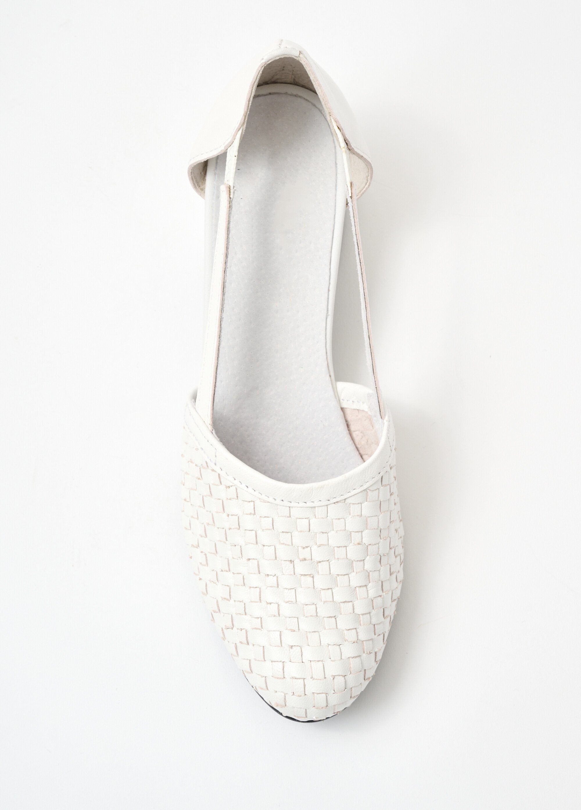 Leather_heeled_pumps_White_OV1_slim