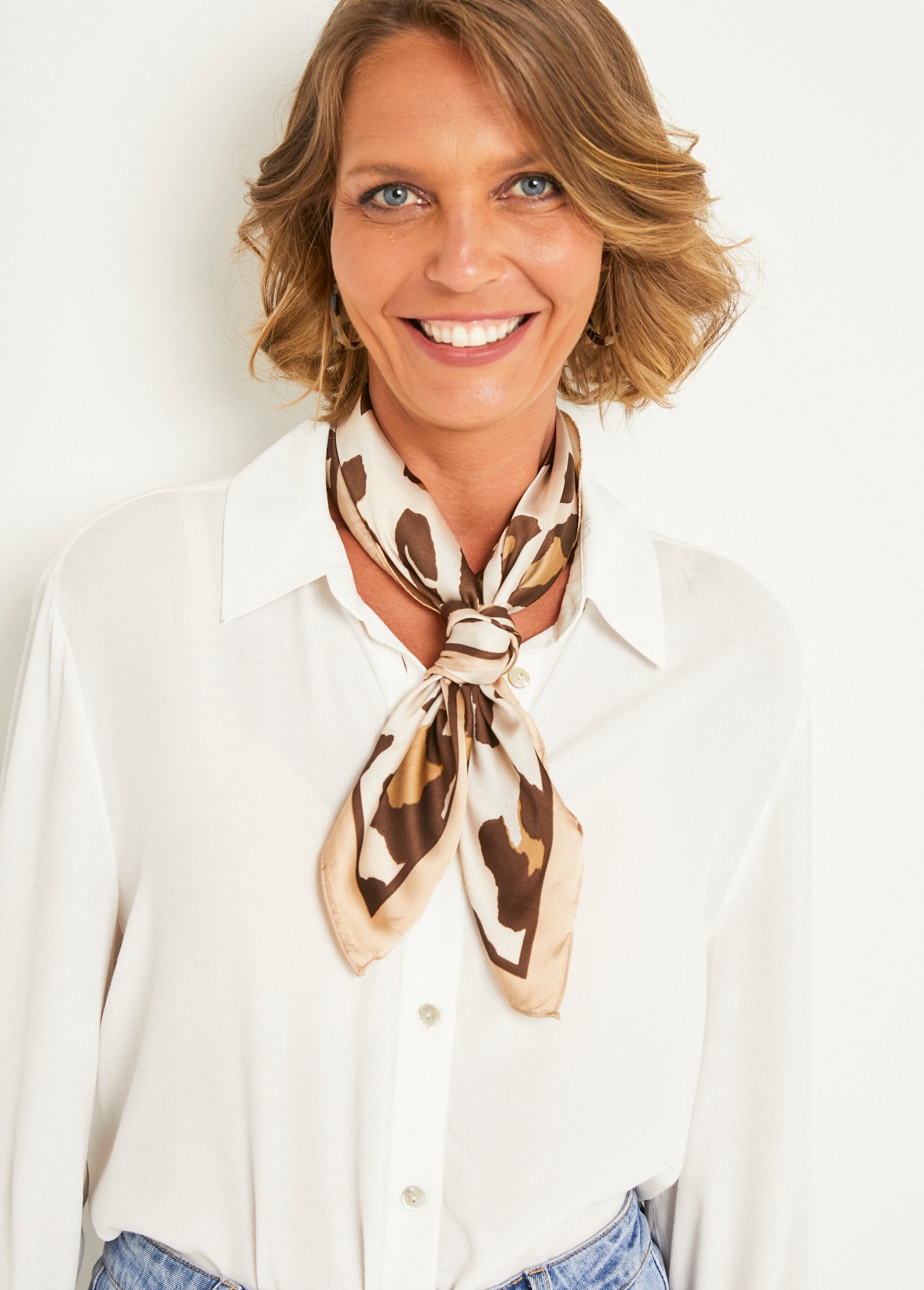 Leopard_print_satin-look_square_scarf_Beige_and_brown_FA1_slim