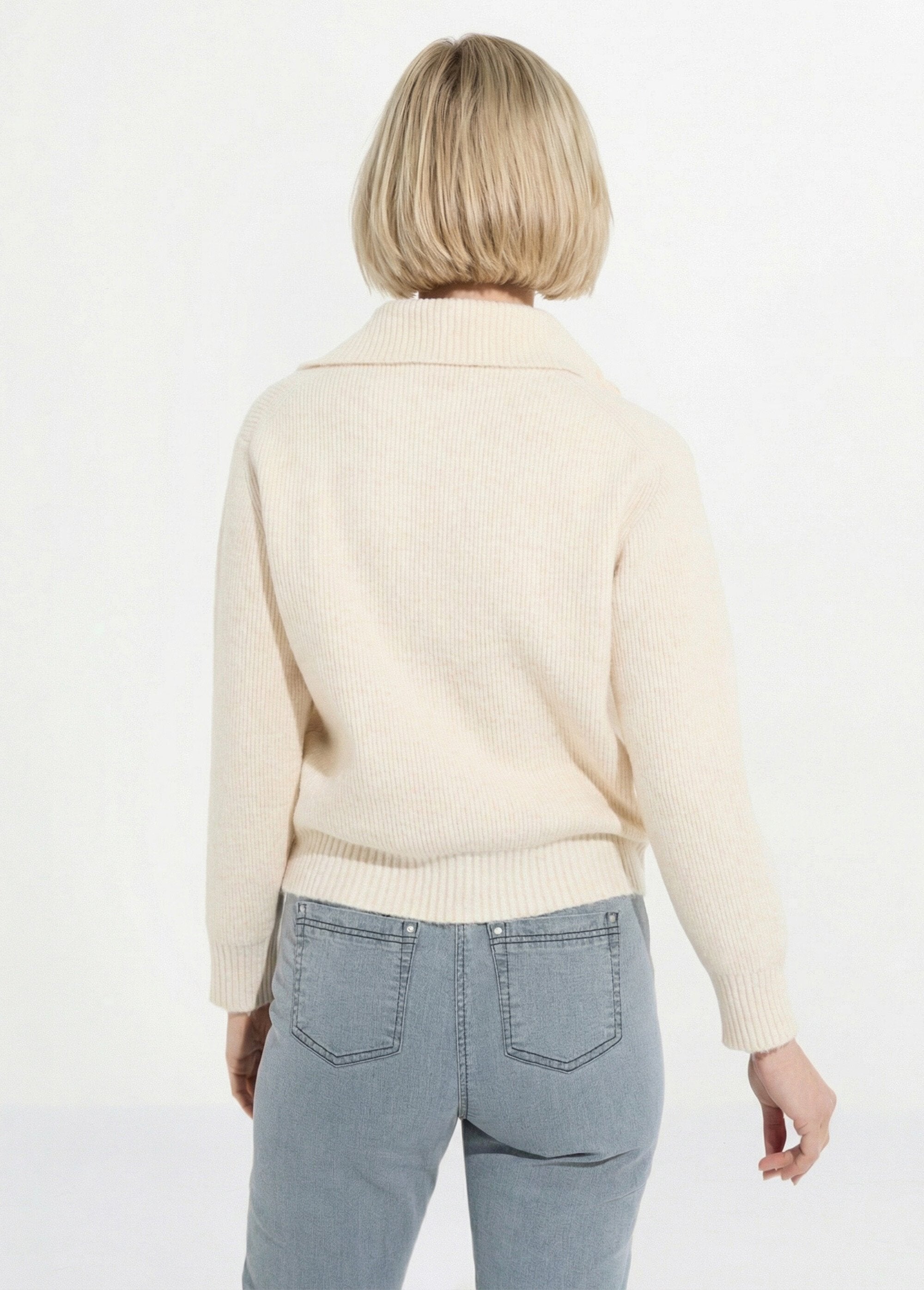 Warm_ribbed_button-down_cardigan_with_wool_and_recycled_fibers_Ivory_DO1_slim