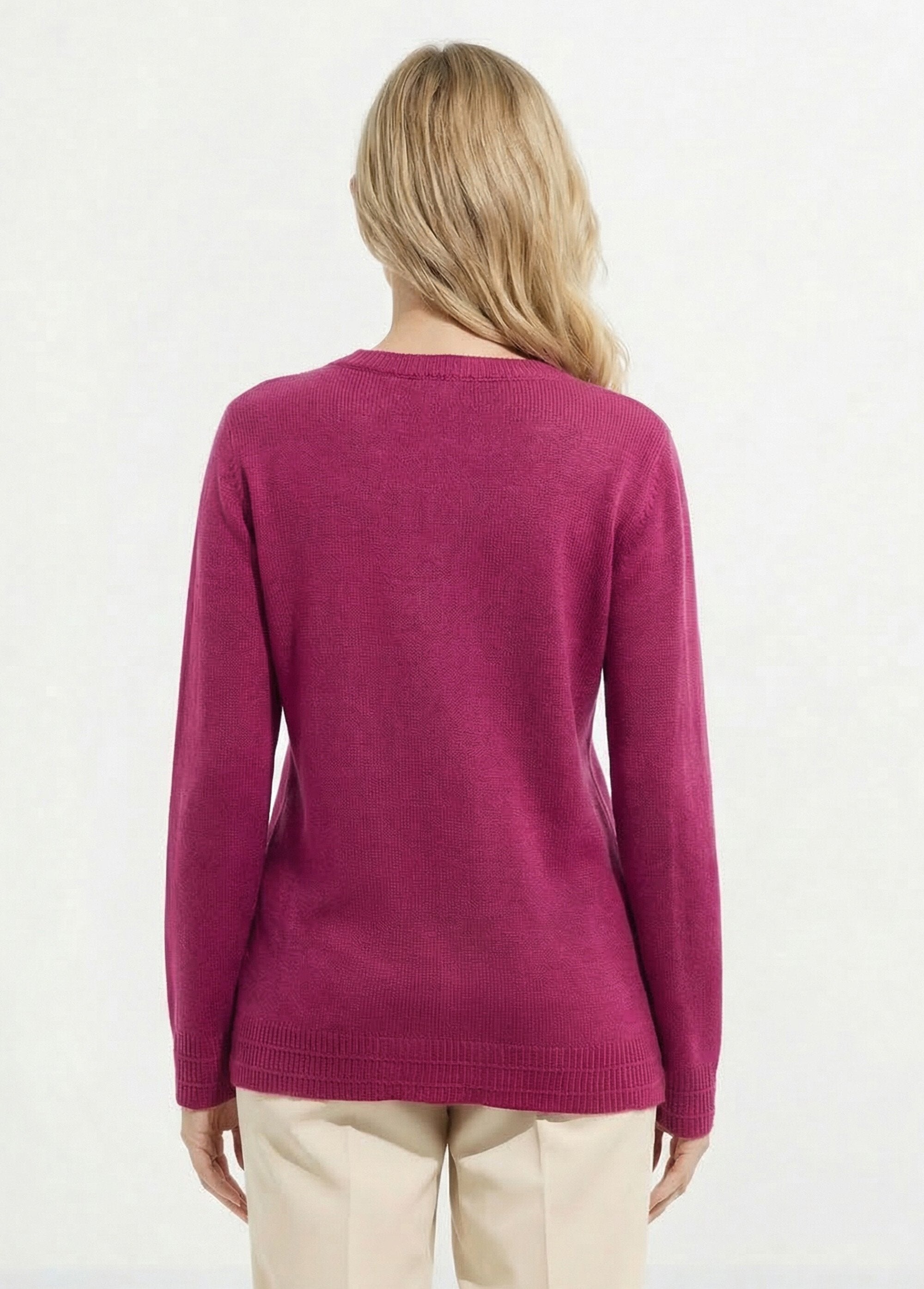 Long-sleeved_buttoned_cardigan_Blackcurrant_DO1_slim