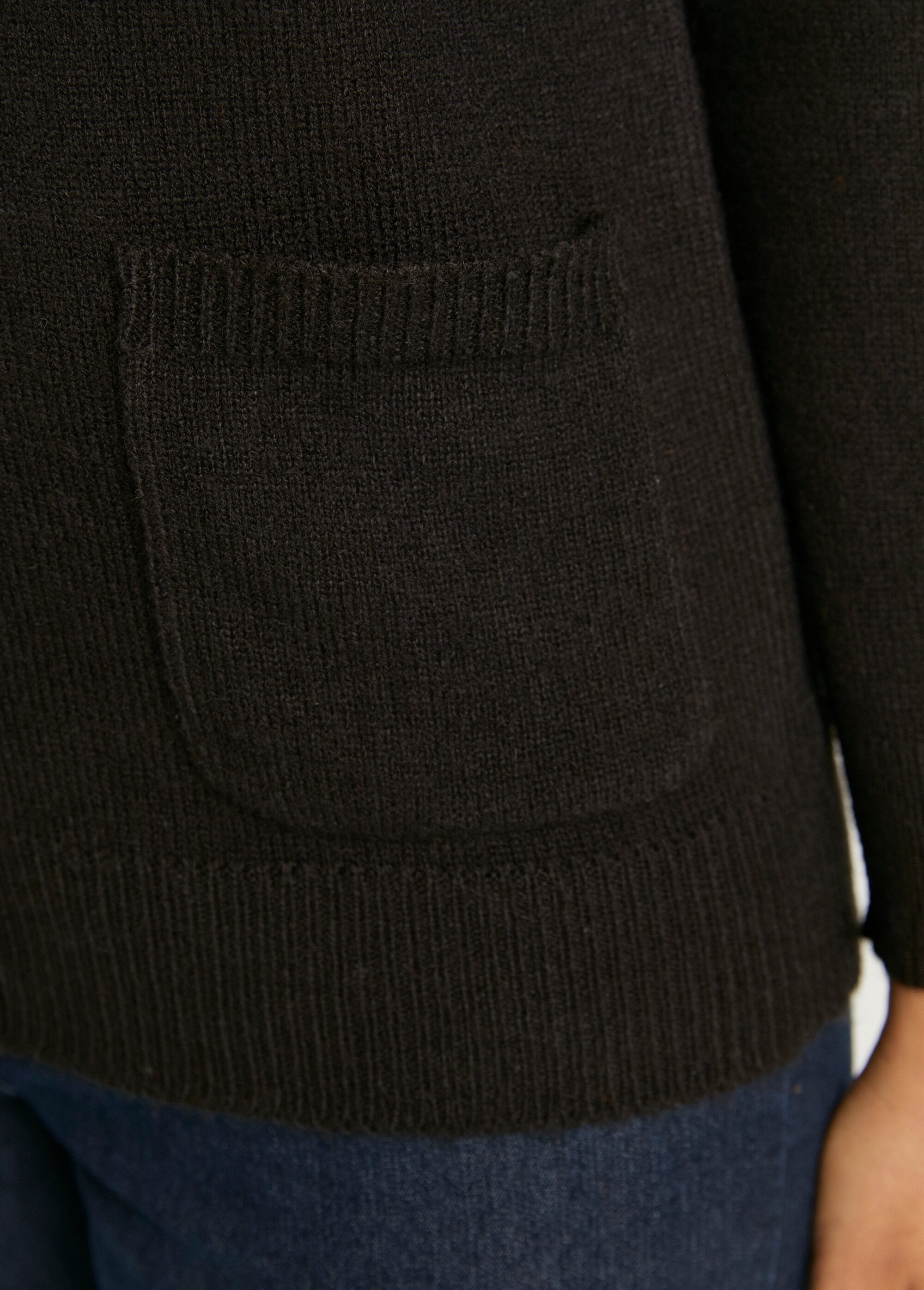 Mid-length_buttoned_cardigan_with_tailored_collar_Black_DE2_slim