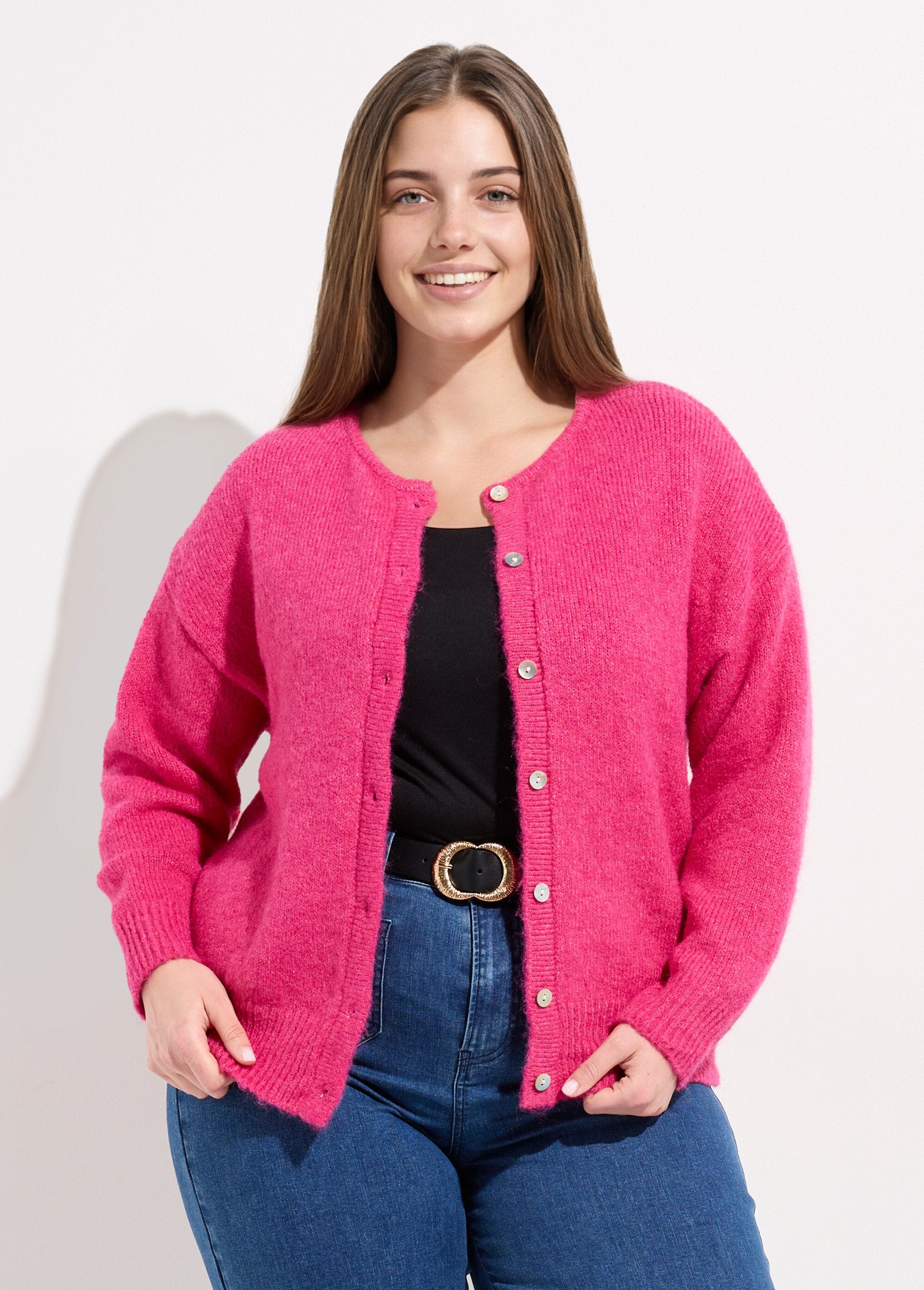 Warm_round-neck_cardigan,_knitted_with_wool_Hot_pink_FA1_curvy