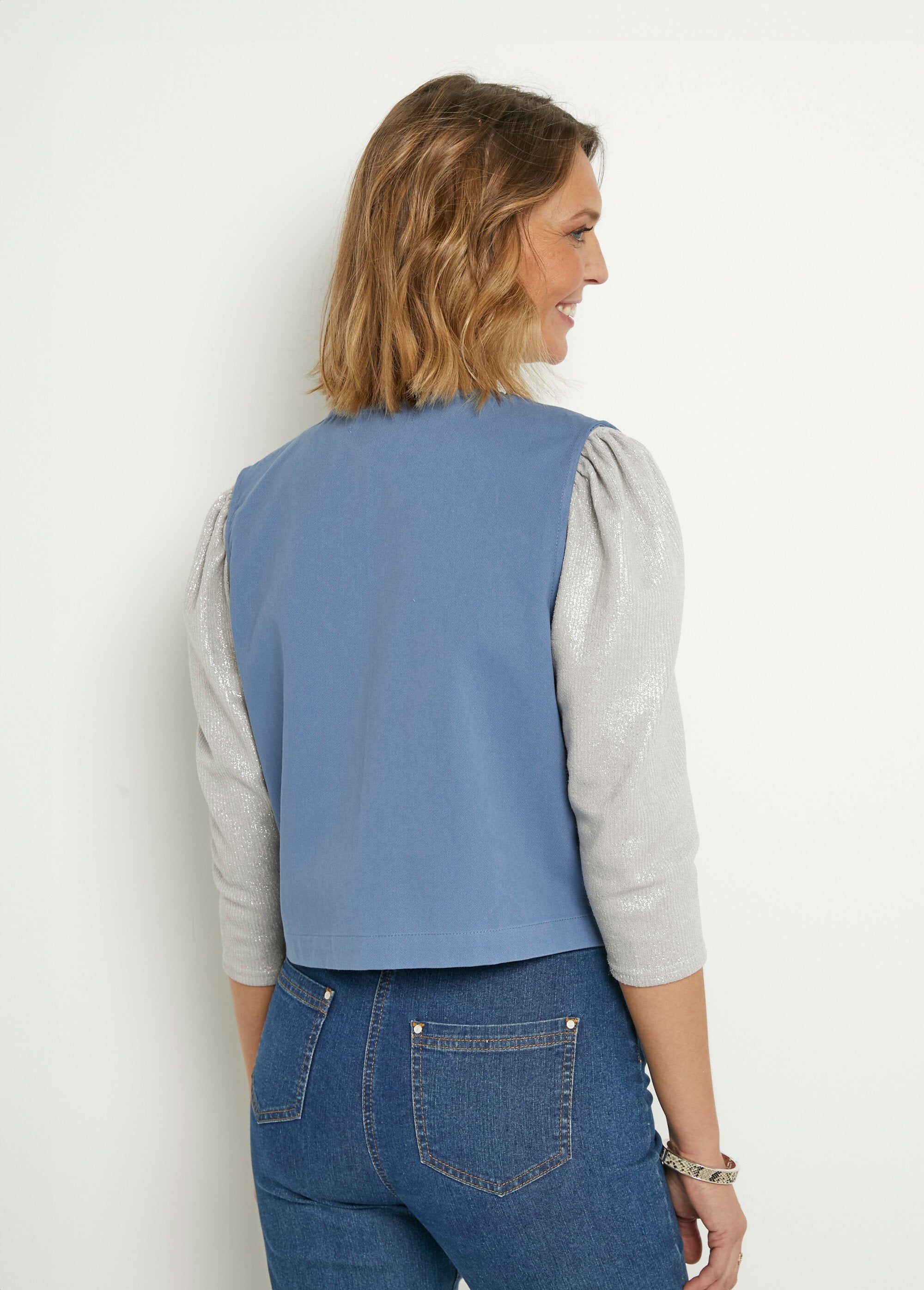 Gilet_sans_manches_brodé_style_scandinave_Bleu_DO1_slim