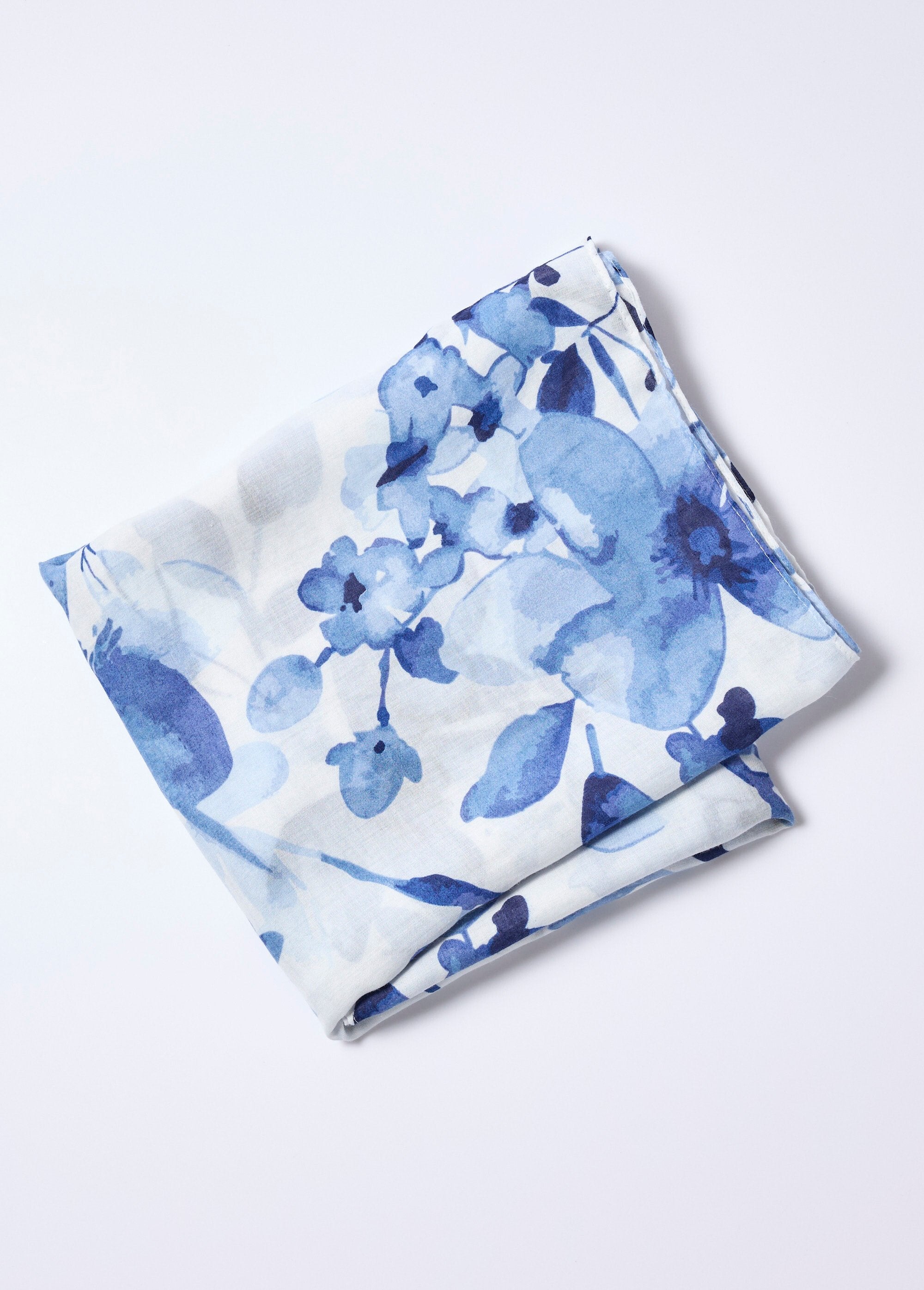 Large_watercolor-style_floral_stole_Blue_DE1_slim