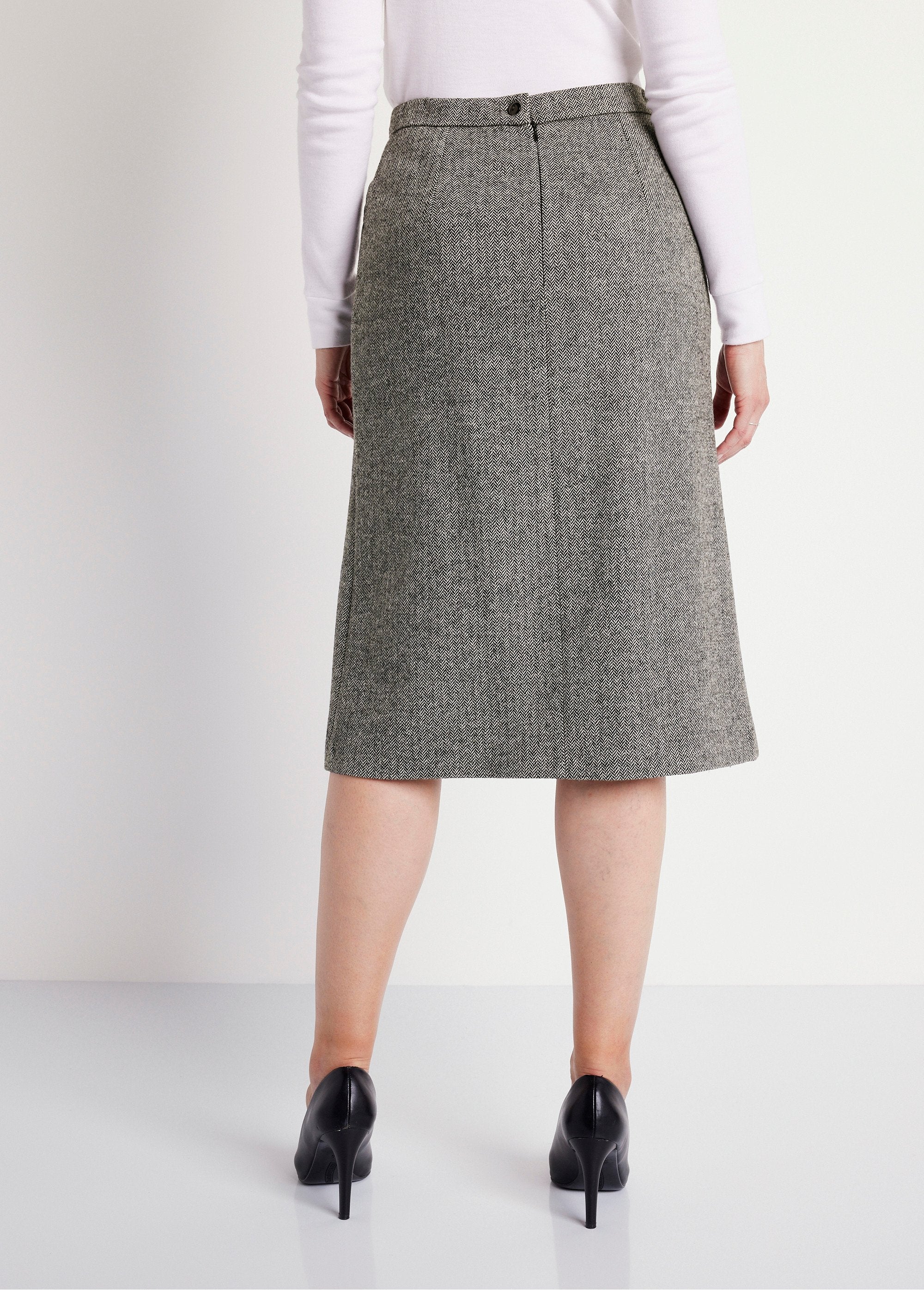 Herringbone_or_heather_skirt_length_65_cm_with_wool_Gray_chevrons_DO1_slim