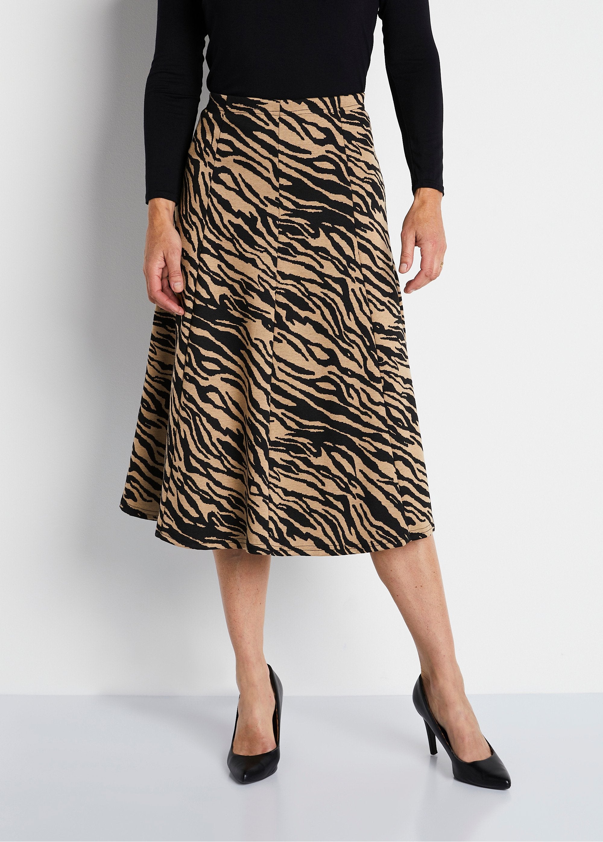 Long_flared_jacquard_knit_skirt_Zebra_camel_FA1_slim