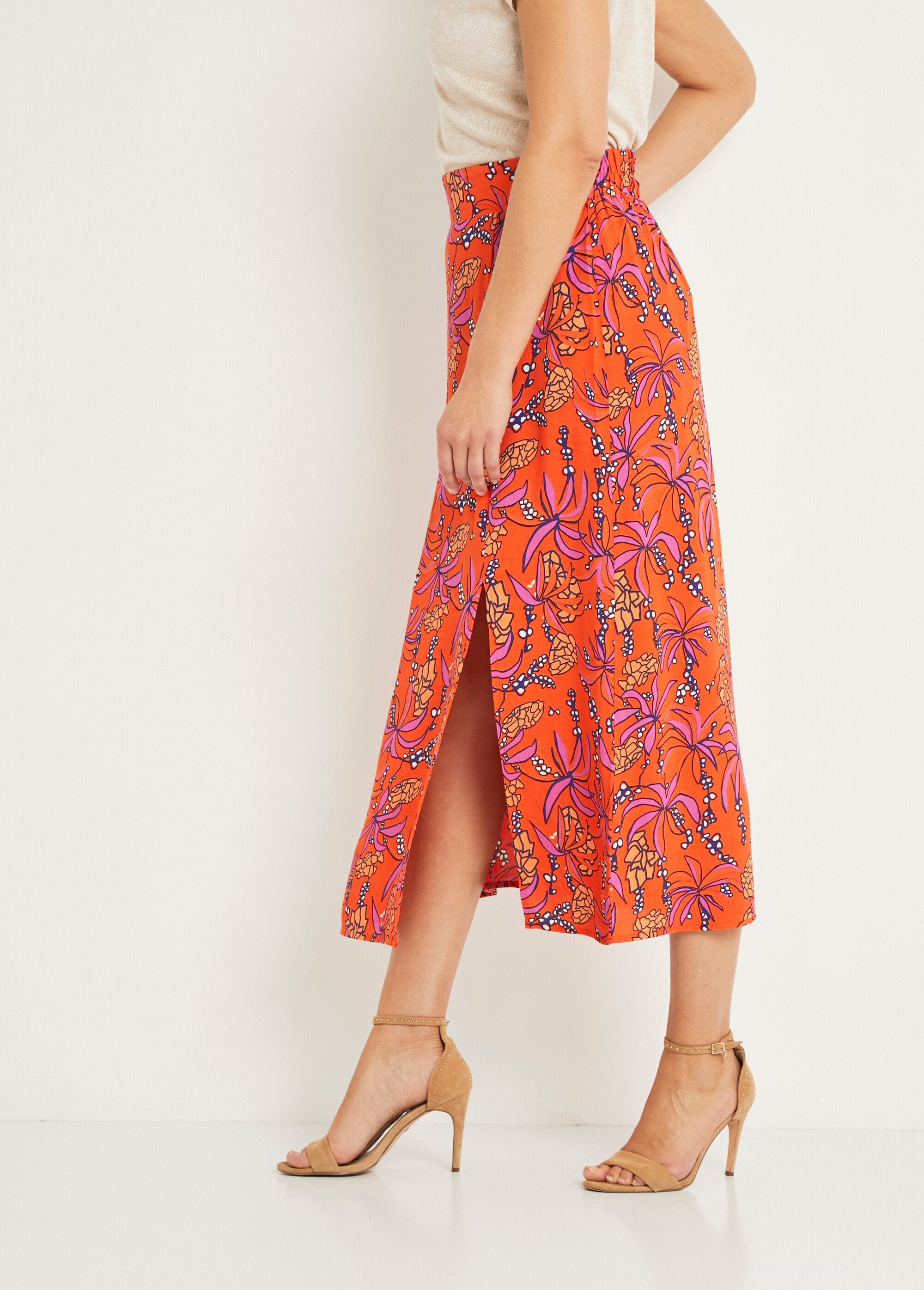 Long_flowing_skirt_with_exotic_print_Orange_prints_DR1_slim