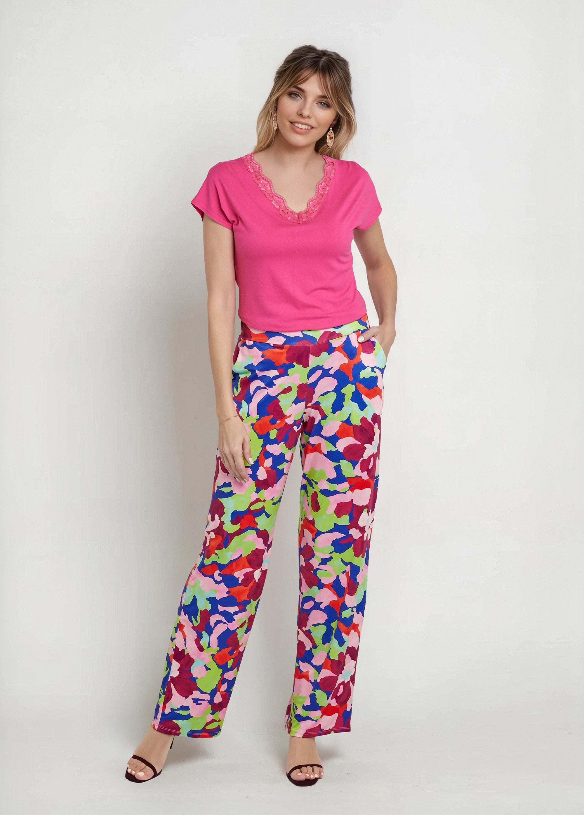 Stretch_flowing_pants,_pop_floral_pattern_Rose_prints_SF1_slim