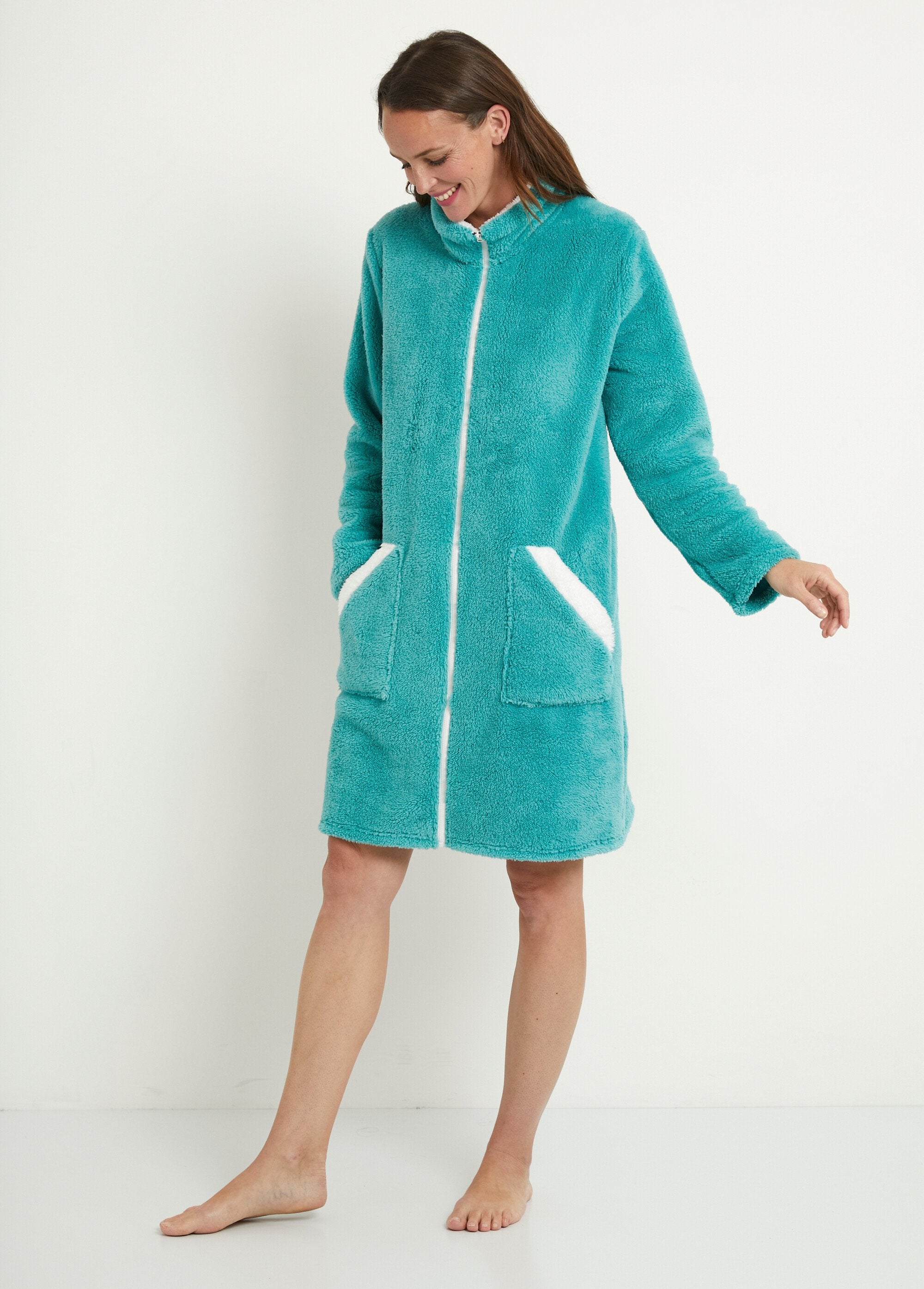 Short_zipped_bathrobe_with_plush_collar_Green_FA1_slim