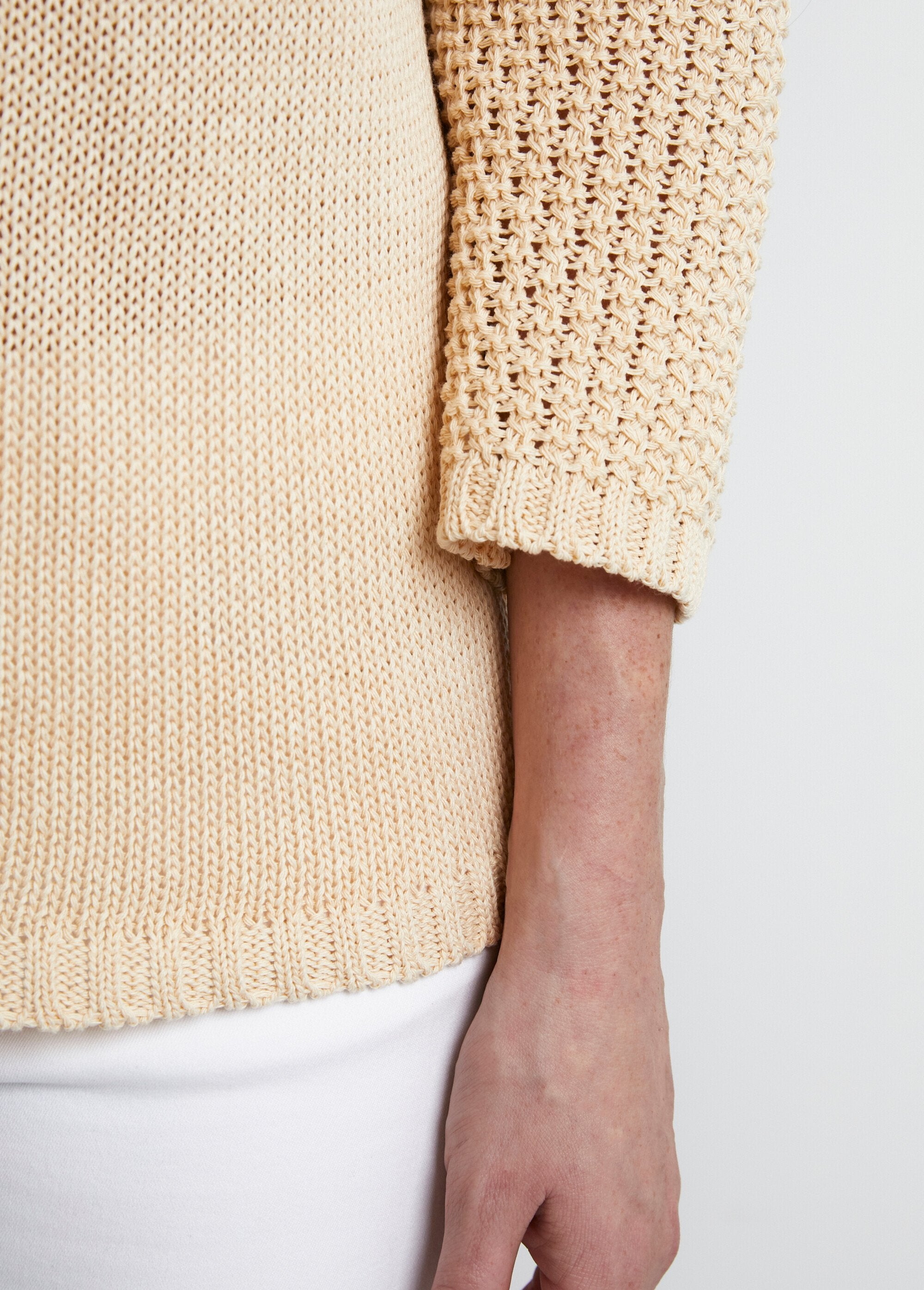 Round_neck_sweater_with_fancy_lacing_String_DE4_slim