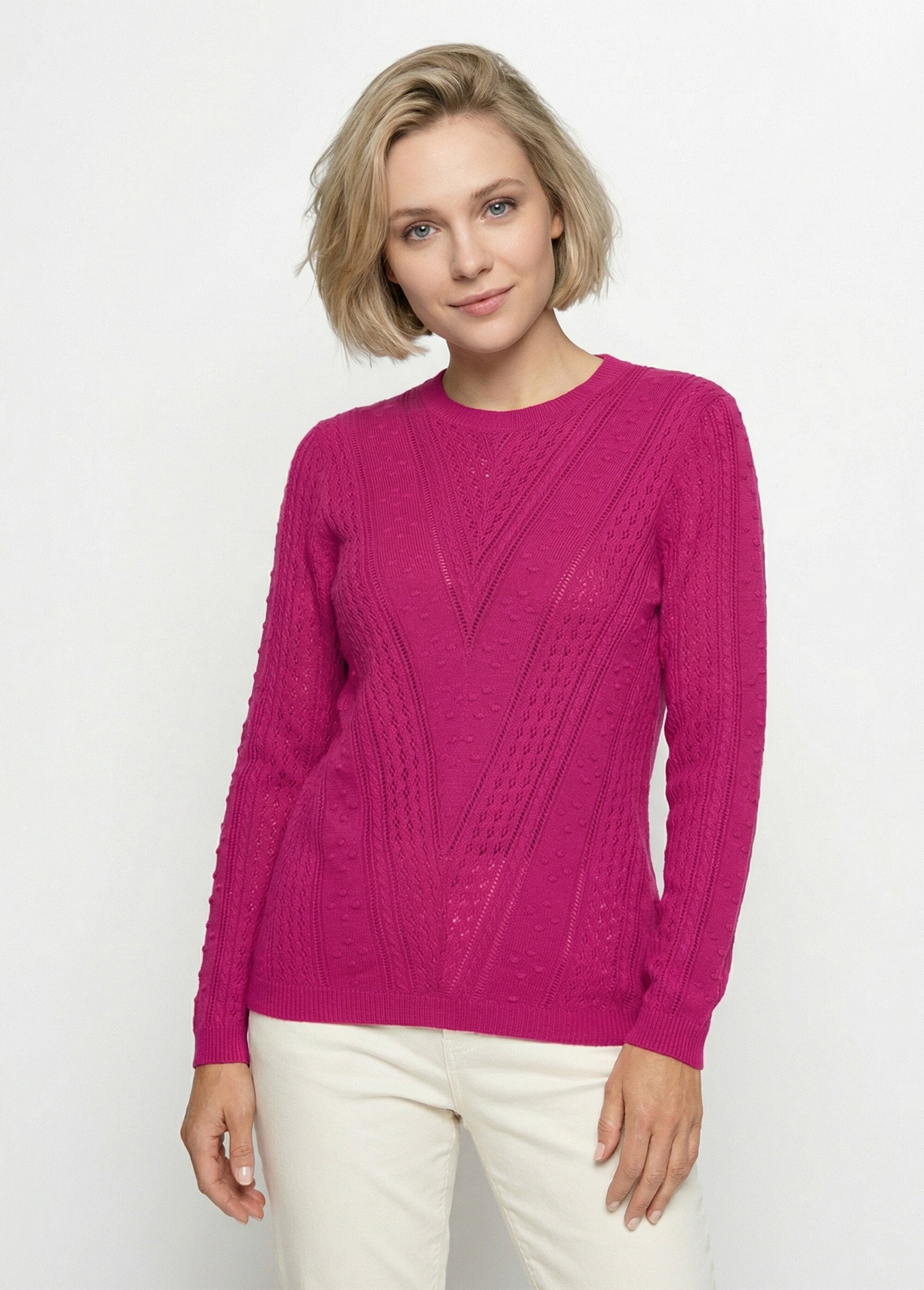 Round_neck_openwork_knit_sweater_and_balls_Fuchsia_FA1_slim