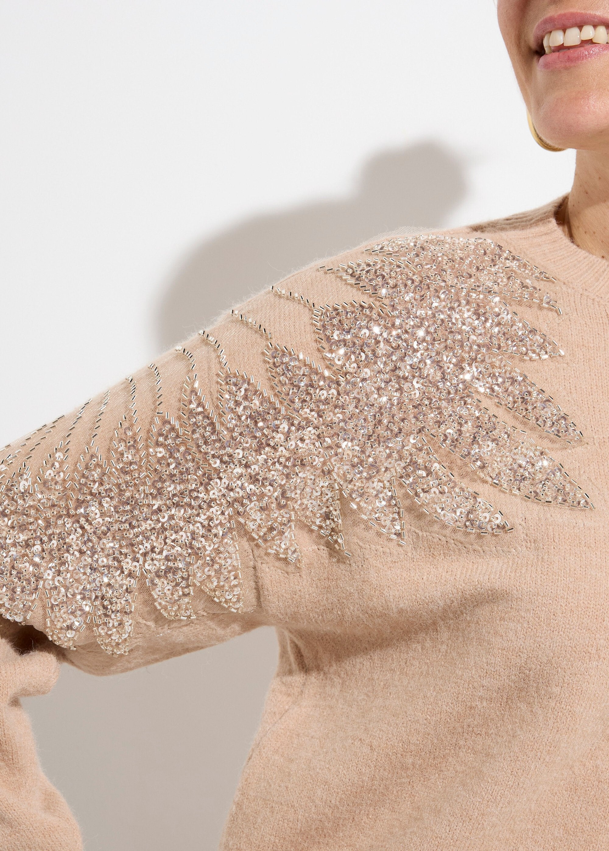 Round_neck_sweater_with_sparkling_pearls_and_rhinestones_Beige_DE2_slim