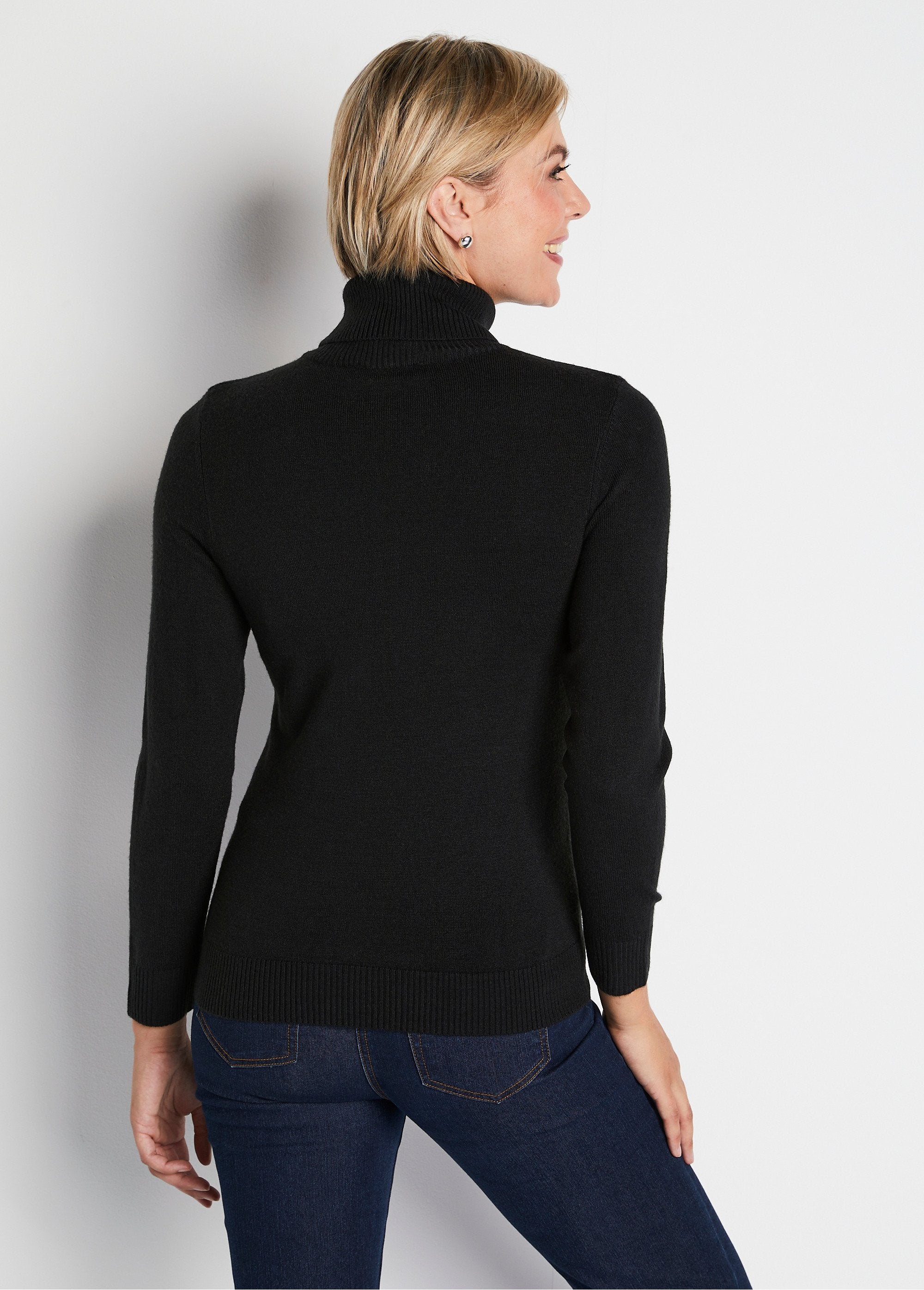 Soft_long-sleeved_turtleneck_sweater_Black_DO1_slim