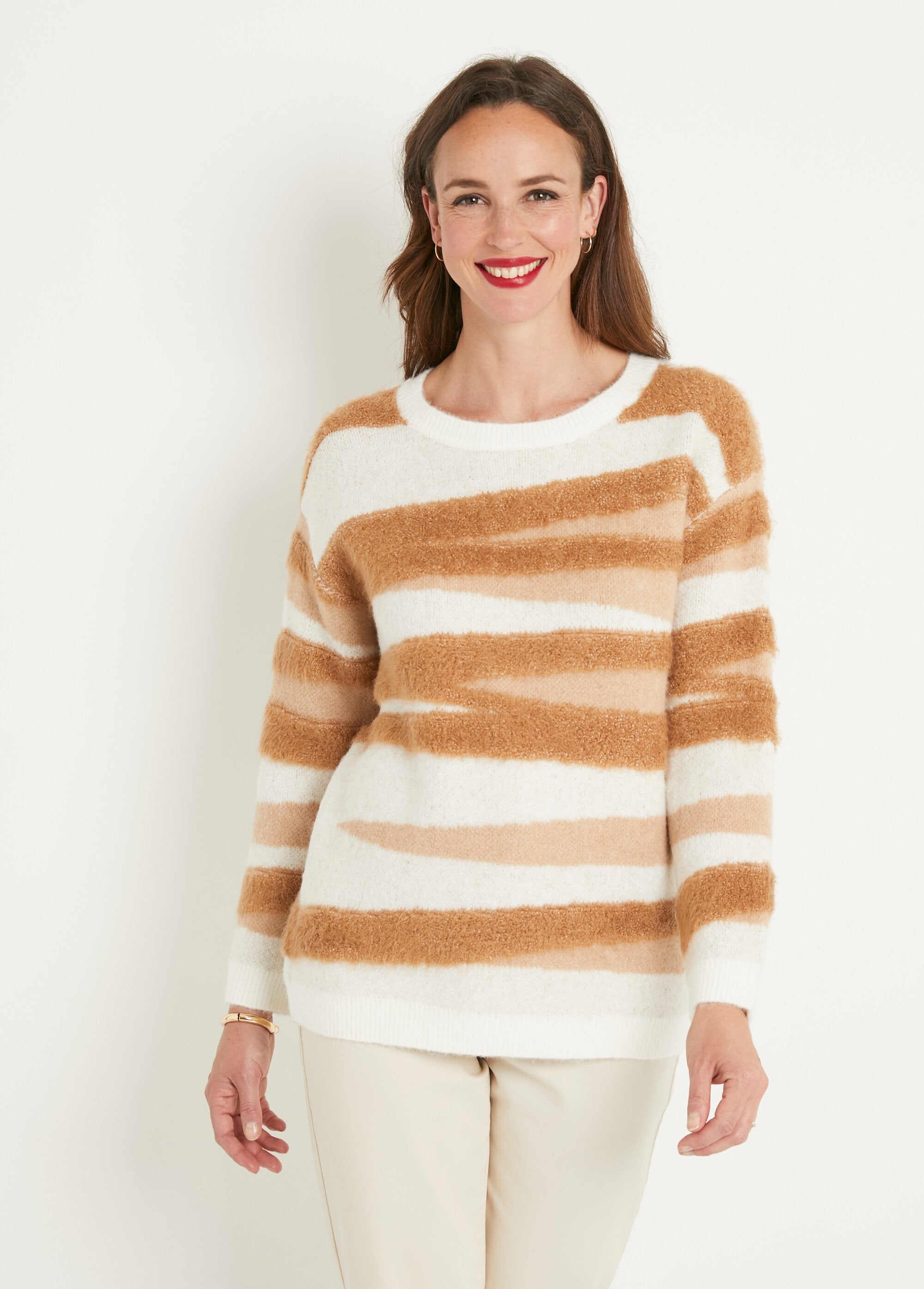 Soft_jacquard_sweater,_round_neck,_furry_knit_Ecru_and_beige_FA1_slim