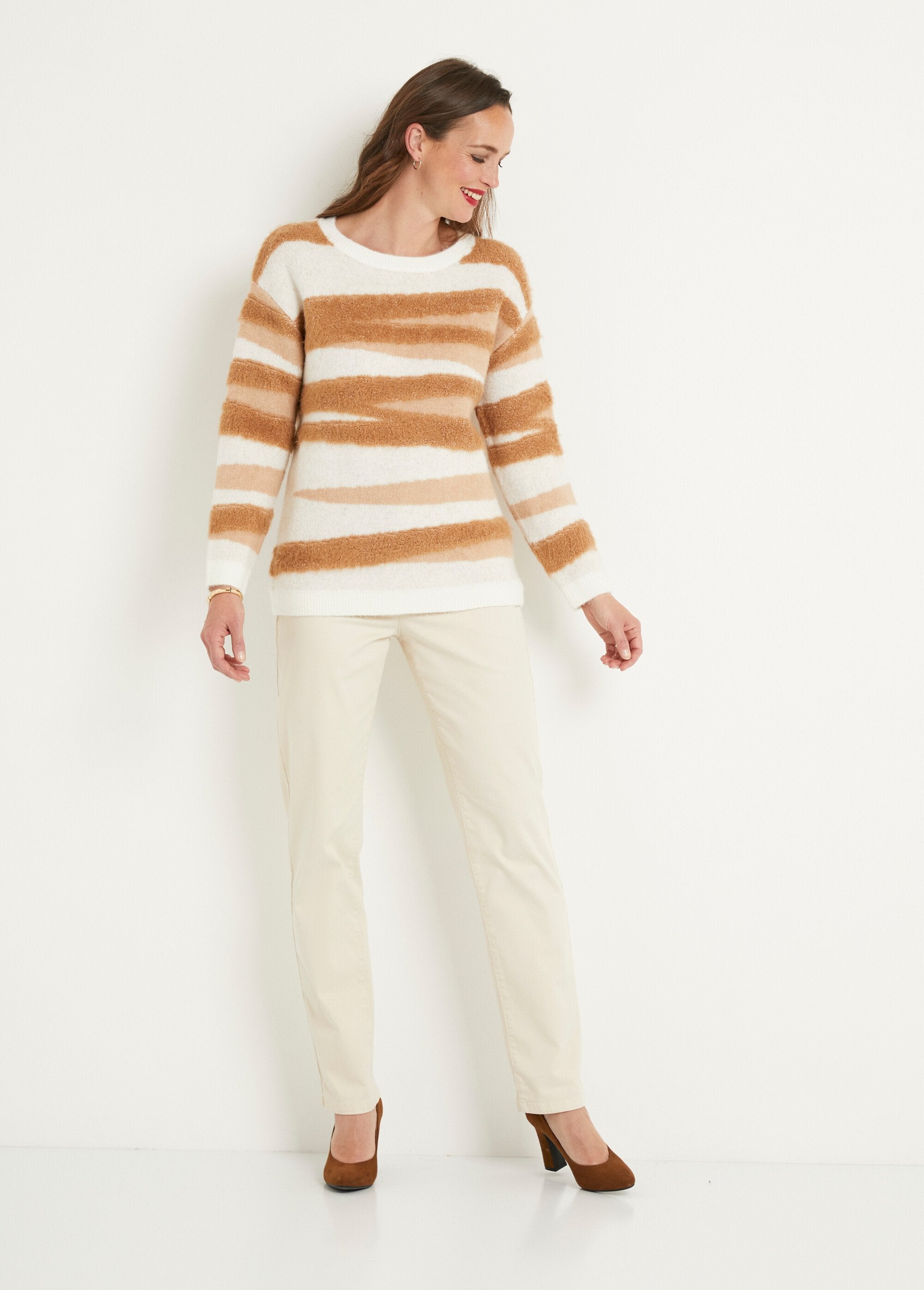 Soft_jacquard_sweater,_round_neck,_furry_knit_Ecru_and_beige_SF1_slim