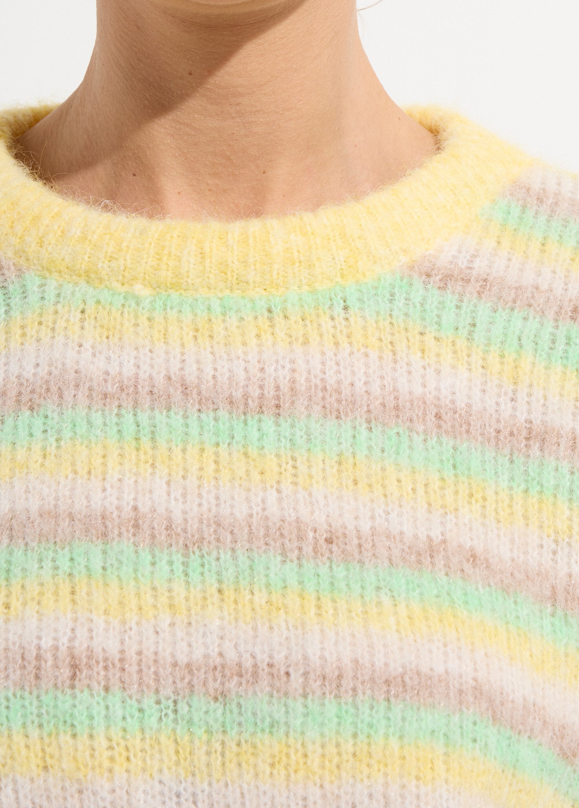 Fluffy_crew_neck_sweater,_pastel_stripes_Yellow_and_green_DE1_slim