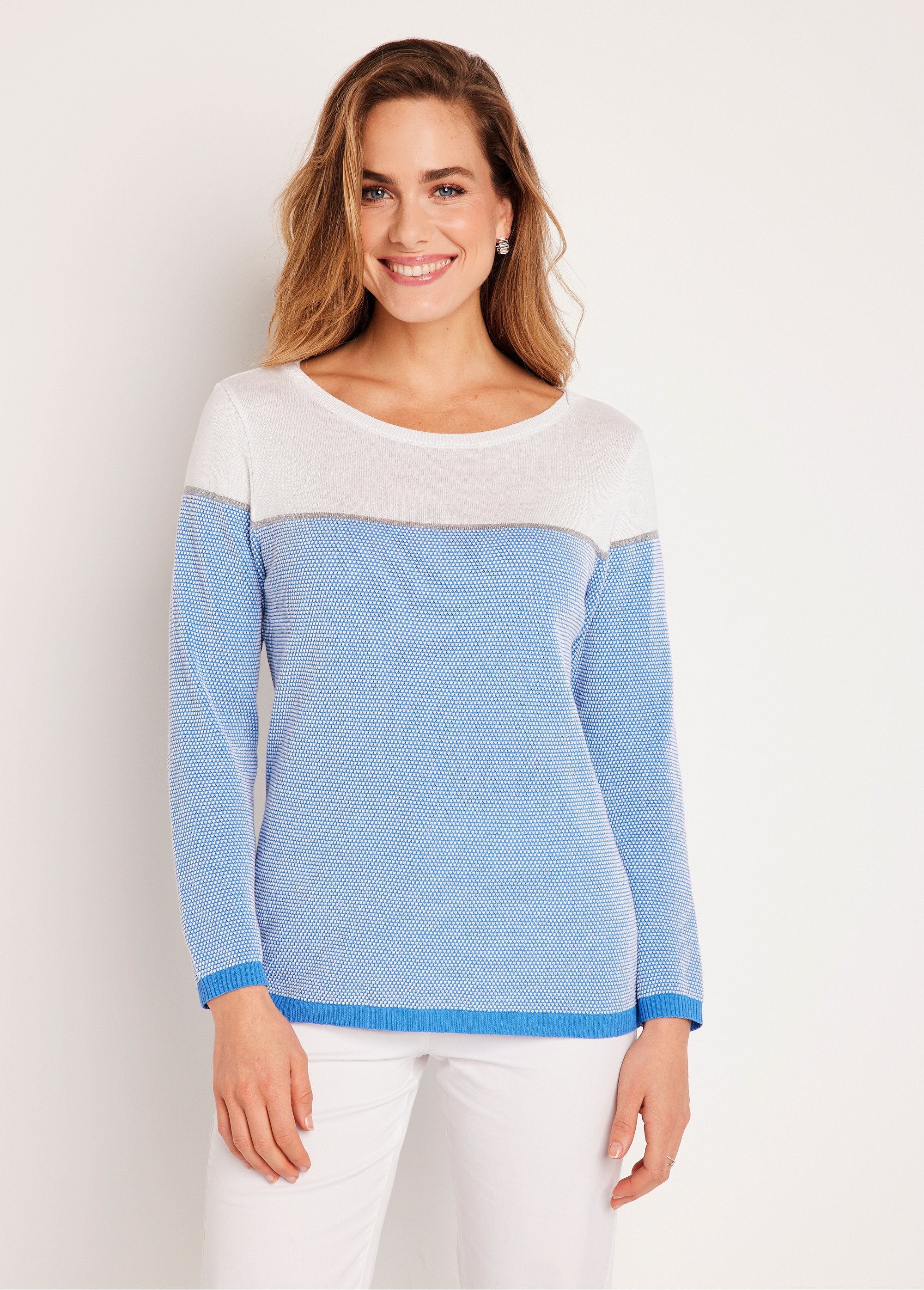 Thin_round_neck_long_sleeve_sweater_White_and_blue_FA1_slim