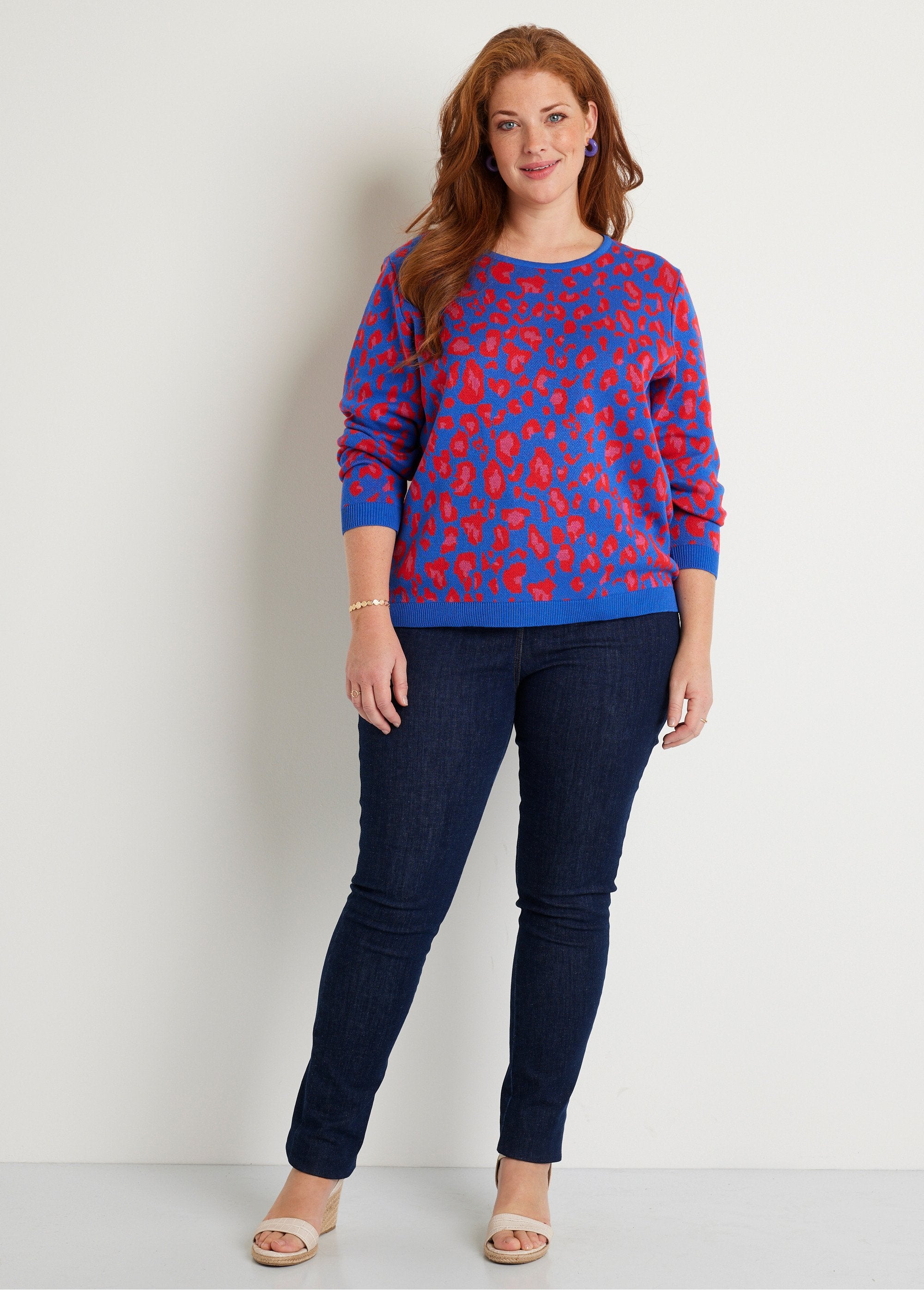 Leopard_pattern_round_neck_sweater_Blue_SF1_curvy