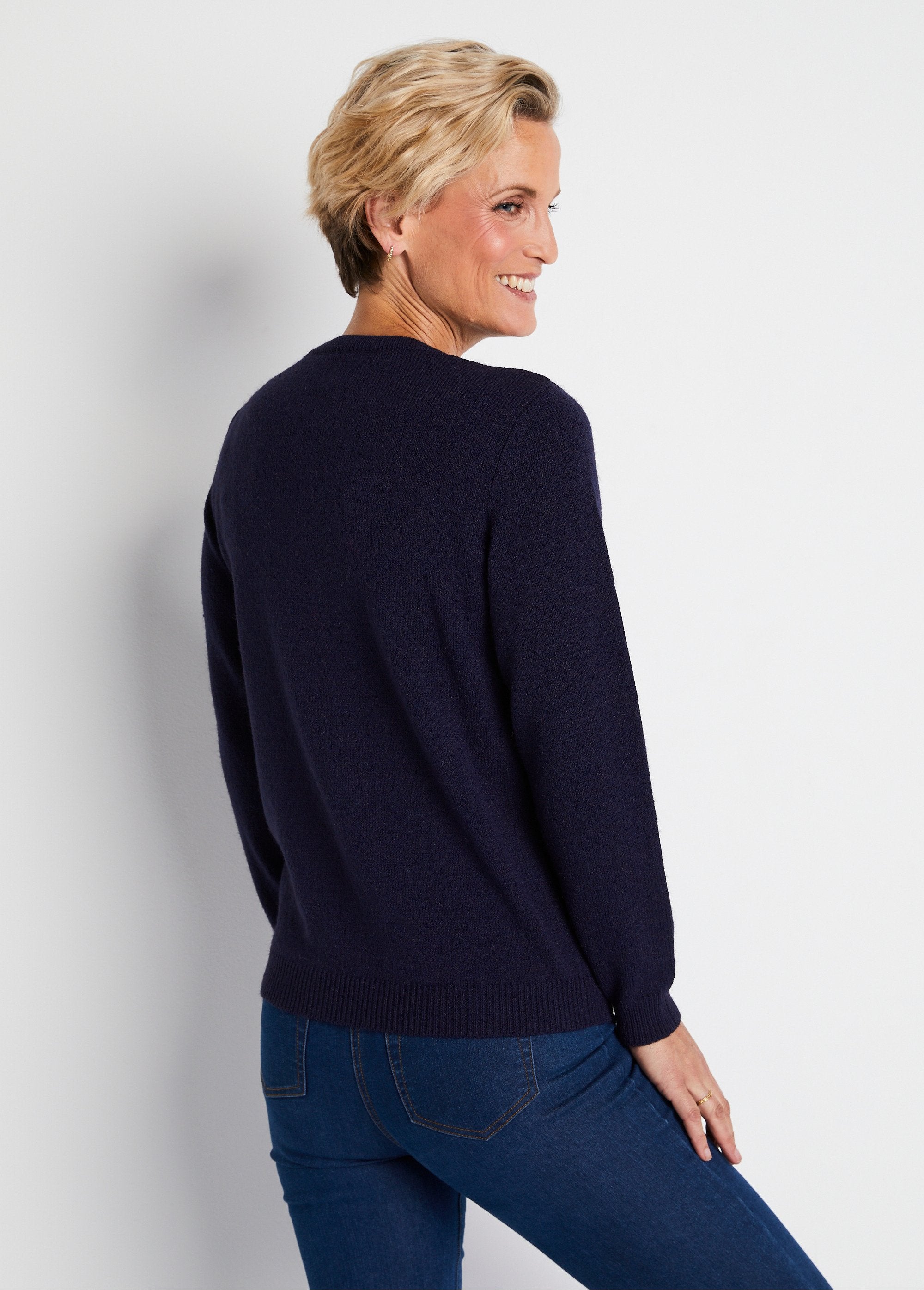 Soft_plain_embroidered_round_neck_long_sleeve_sweater_Marine_DO1_slim